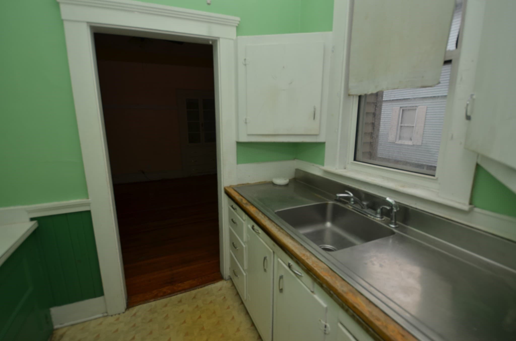 2 Family - 2 Units Up/Down at 33 Parrott St, Lynn MA 01902, Lynn, photo 5 of 36