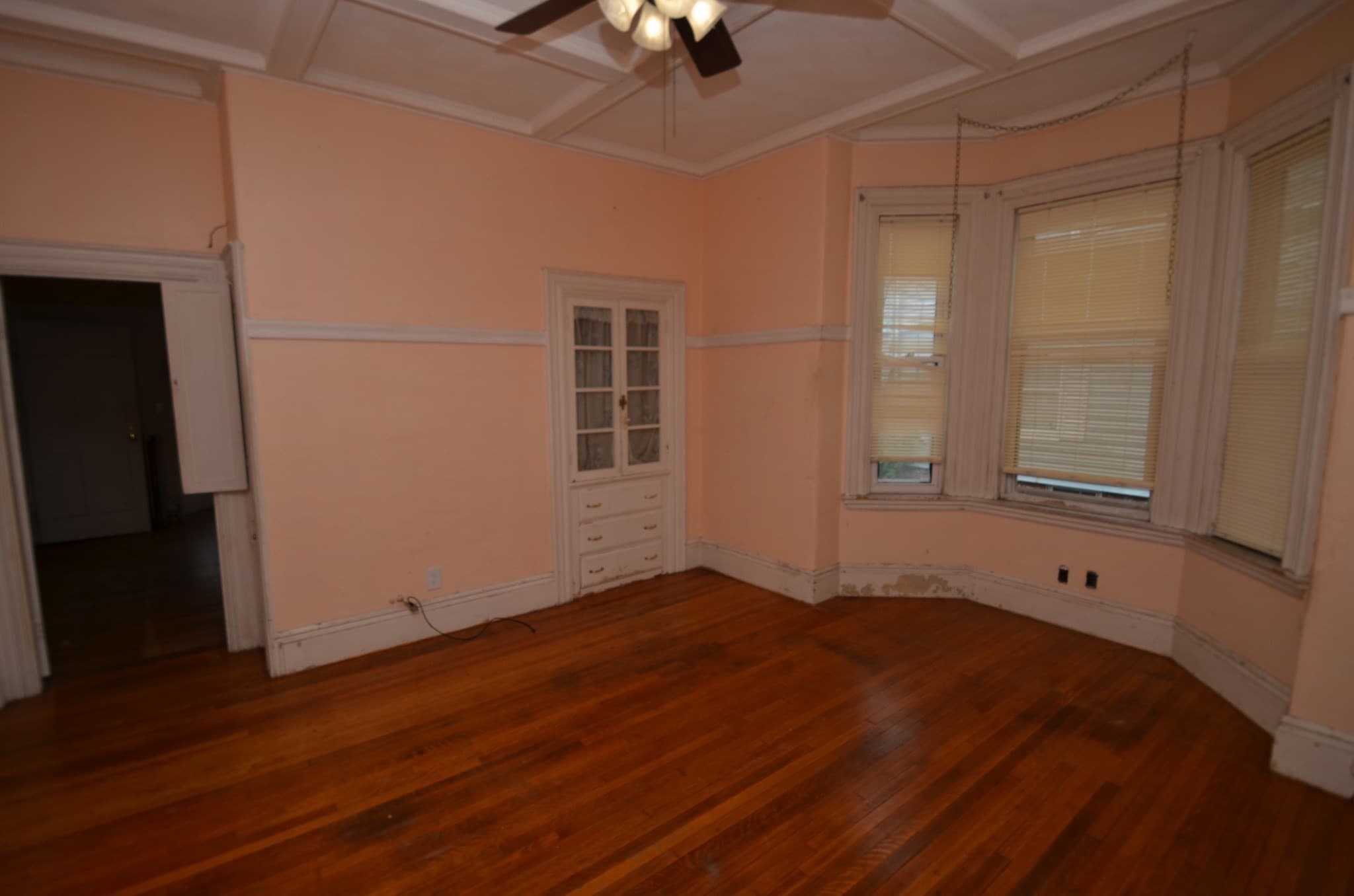 2 Family - 2 Units Up/Down at 33 Parrott St, Lynn MA 01902, Lynn, photo 4 of 36