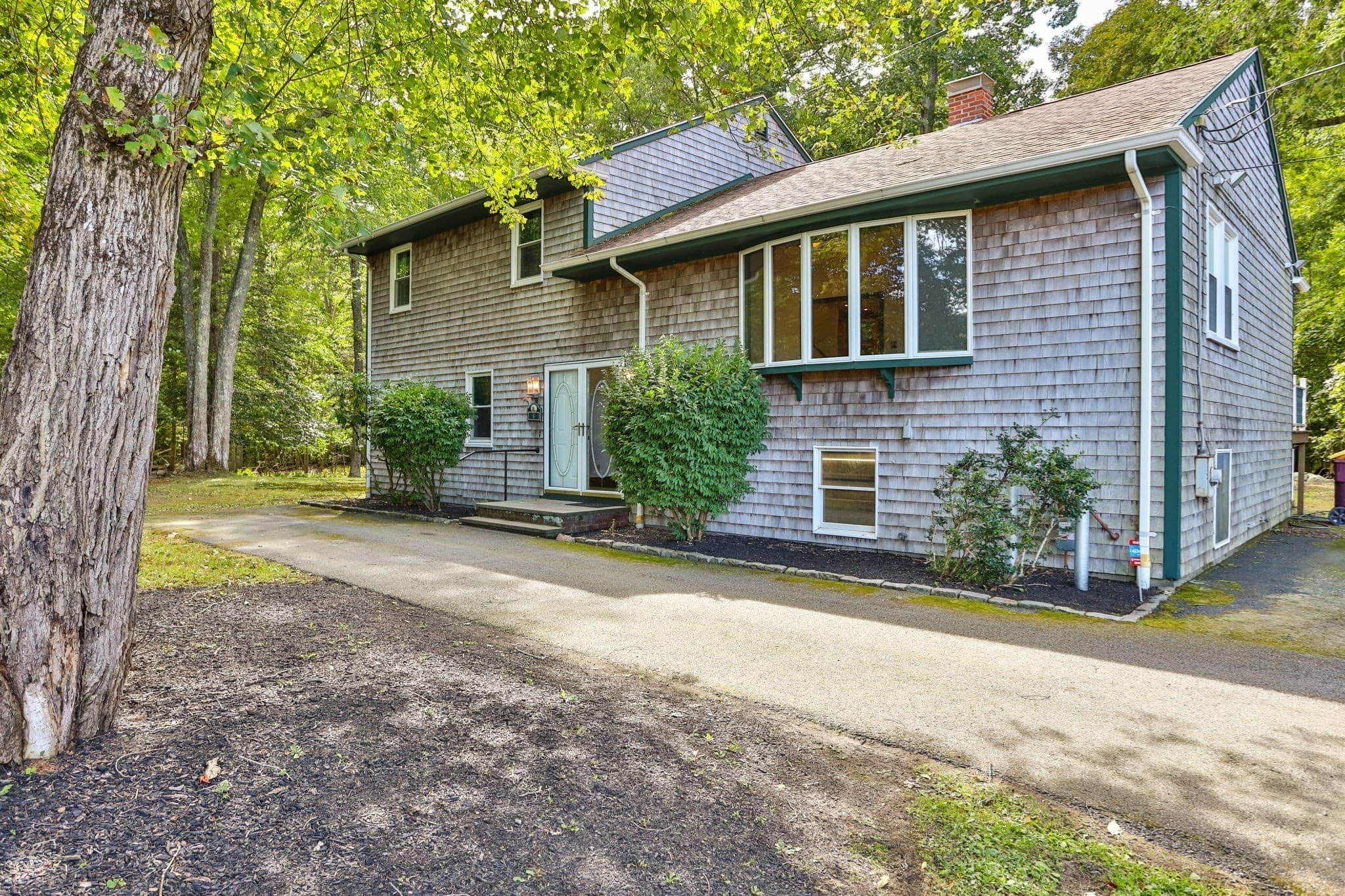 6 Mapleton St, Acushnet MA 02743