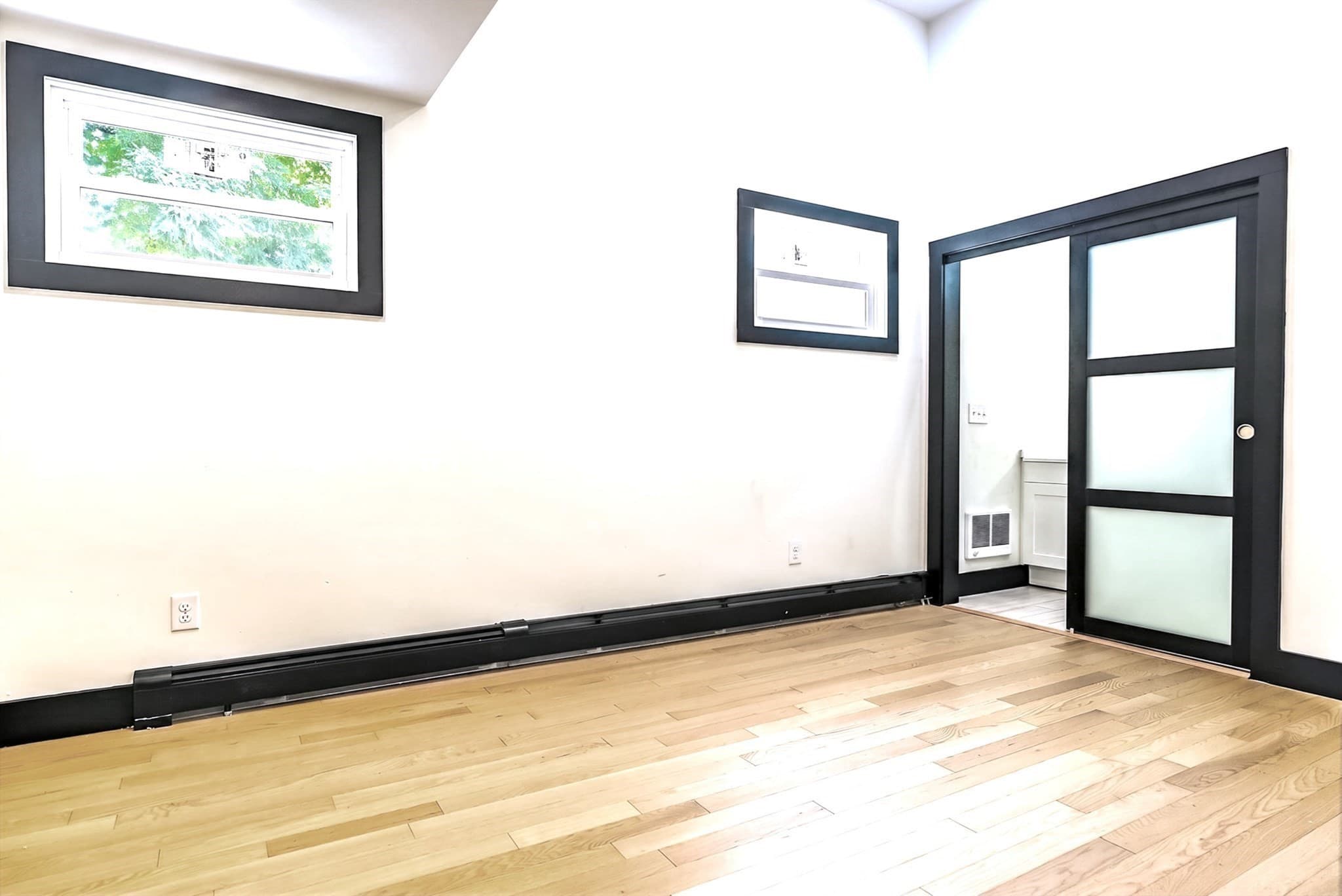 Single Family Residence at 112 Hendrick, Providence RI 02908, Providence, photo 8 of 16