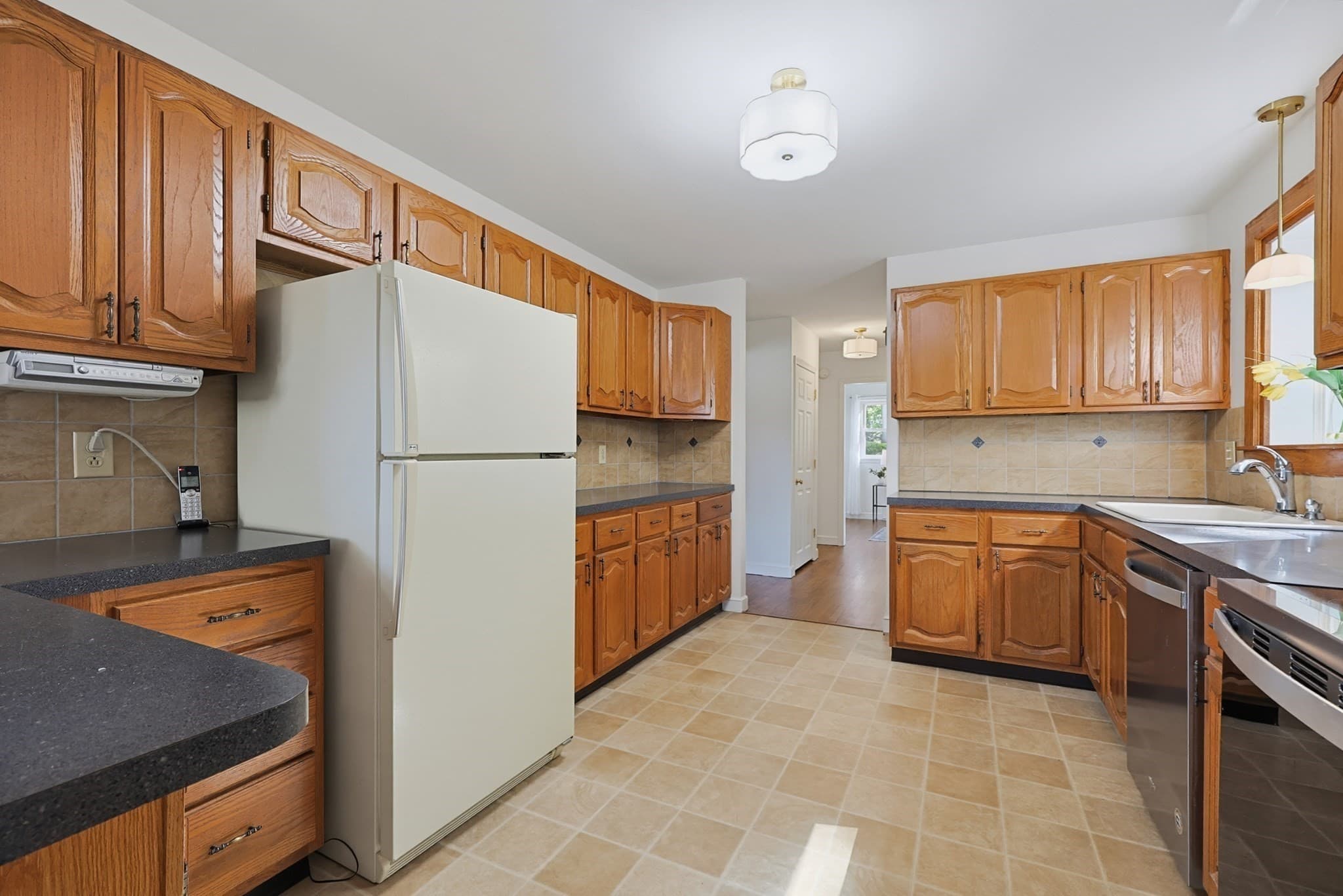 Single Family Residence at 21 Burt St, Attleboro MA 02703, Attleboro, photo 14 of 42