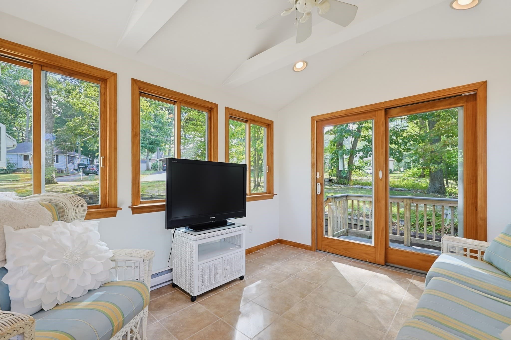 Single Family Residence at 21 Burt St, Attleboro MA 02703, Attleboro, photo 18 of 42