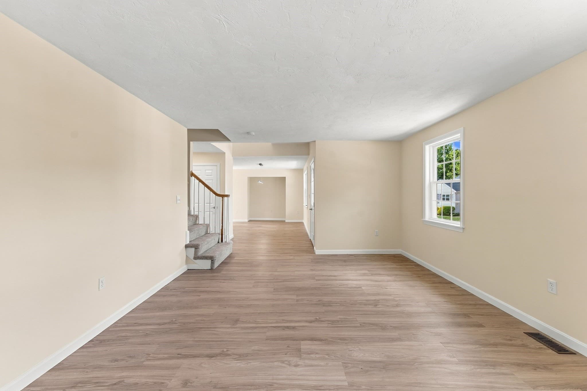 Condominium at 14 Crab Apple Ln # 14, Franklin MA 02038, Franklin, photo 13 of 39