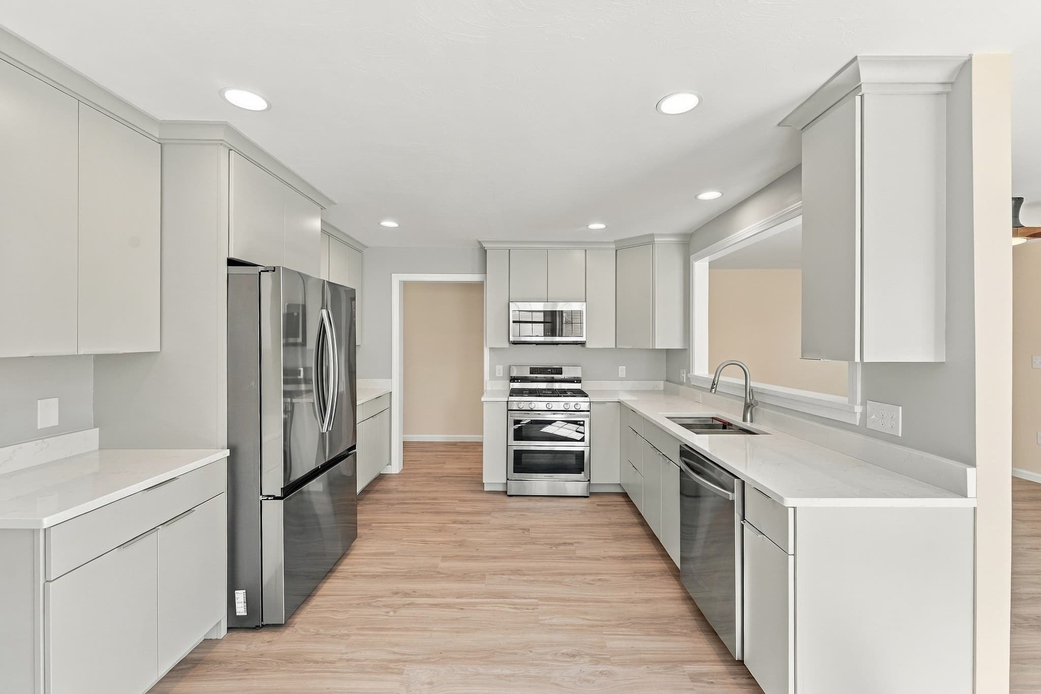 Condominium at 14 Crab Apple Ln # 14, Franklin MA 02038, Franklin, photo 3 of 39
