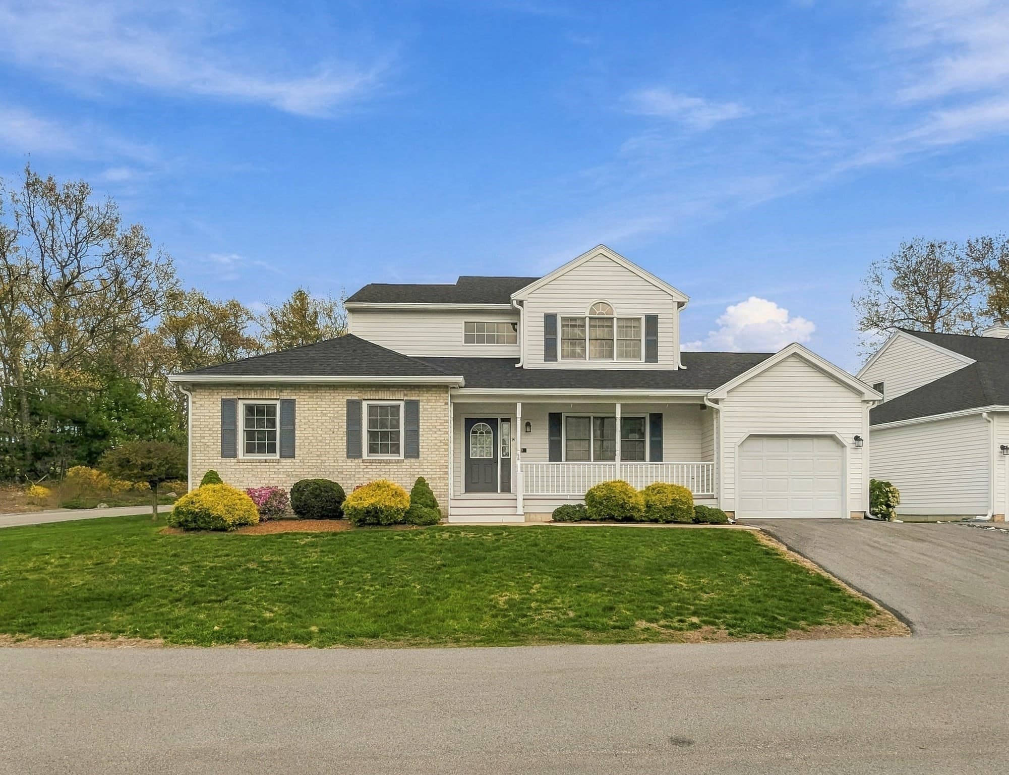 Condominium at 14 Crab Apple Ln # 14, Franklin MA 02038, Franklin, photo 32 of 39