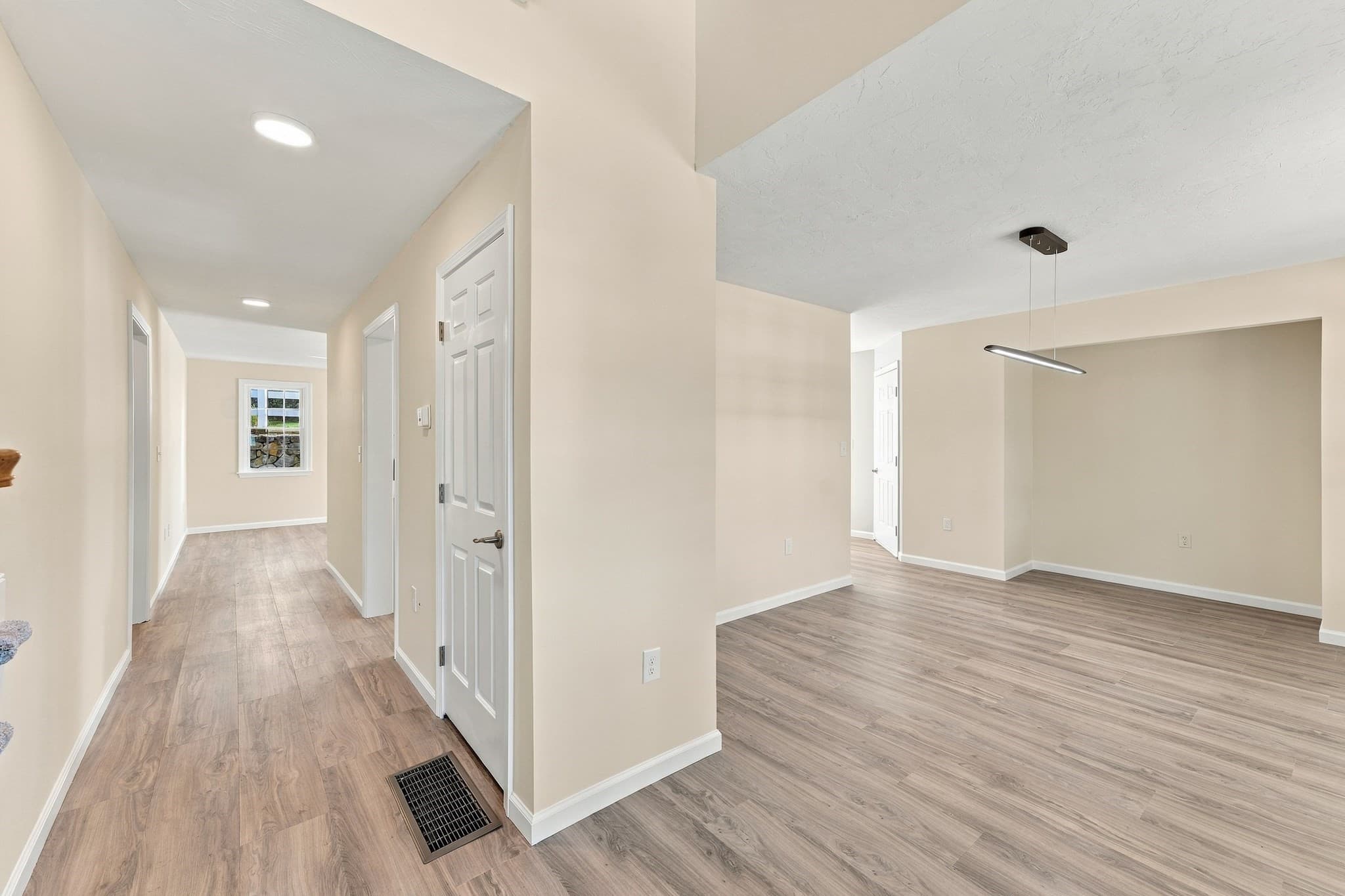 Condominium at 14 Crab Apple Ln # 14, Franklin MA 02038, Franklin, photo 14 of 39