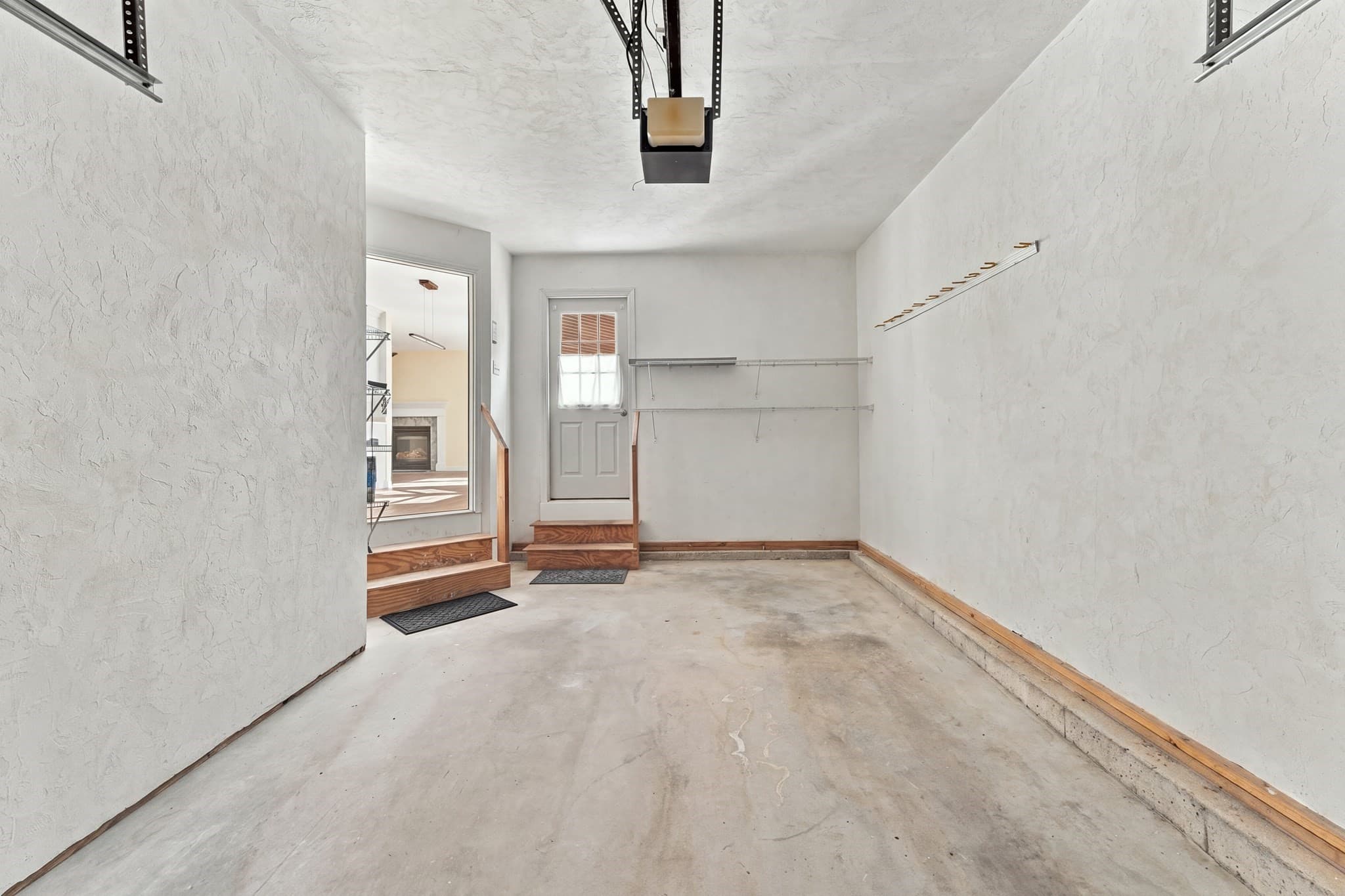 Condominium at 14 Crab Apple Ln # 14, Franklin MA 02038, Franklin, photo 31 of 39