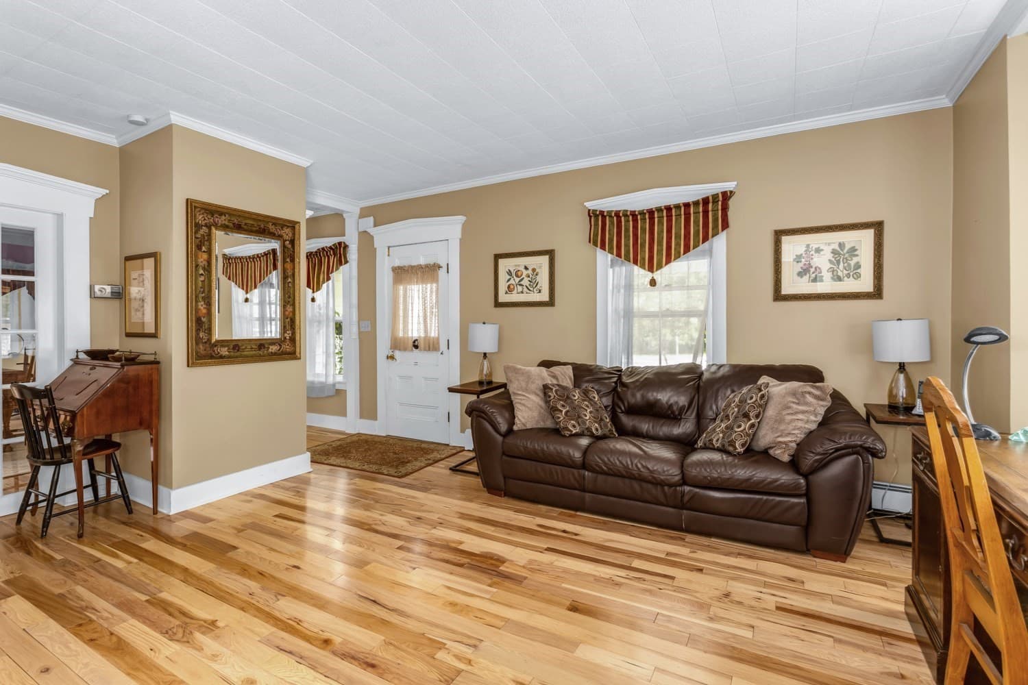Single Family Residence at 1322 Pond St, Franklin MA 02038, Franklin, photo 6 of 41