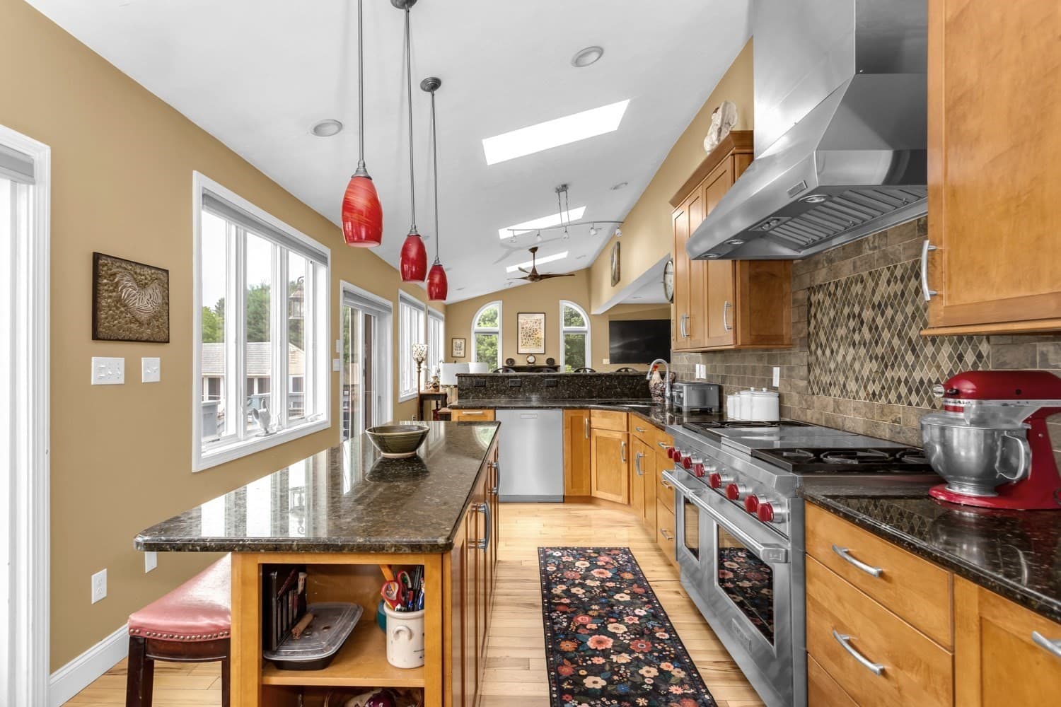 Single Family Residence at 1322 Pond St, Franklin MA 02038, Franklin, photo 17 of 41