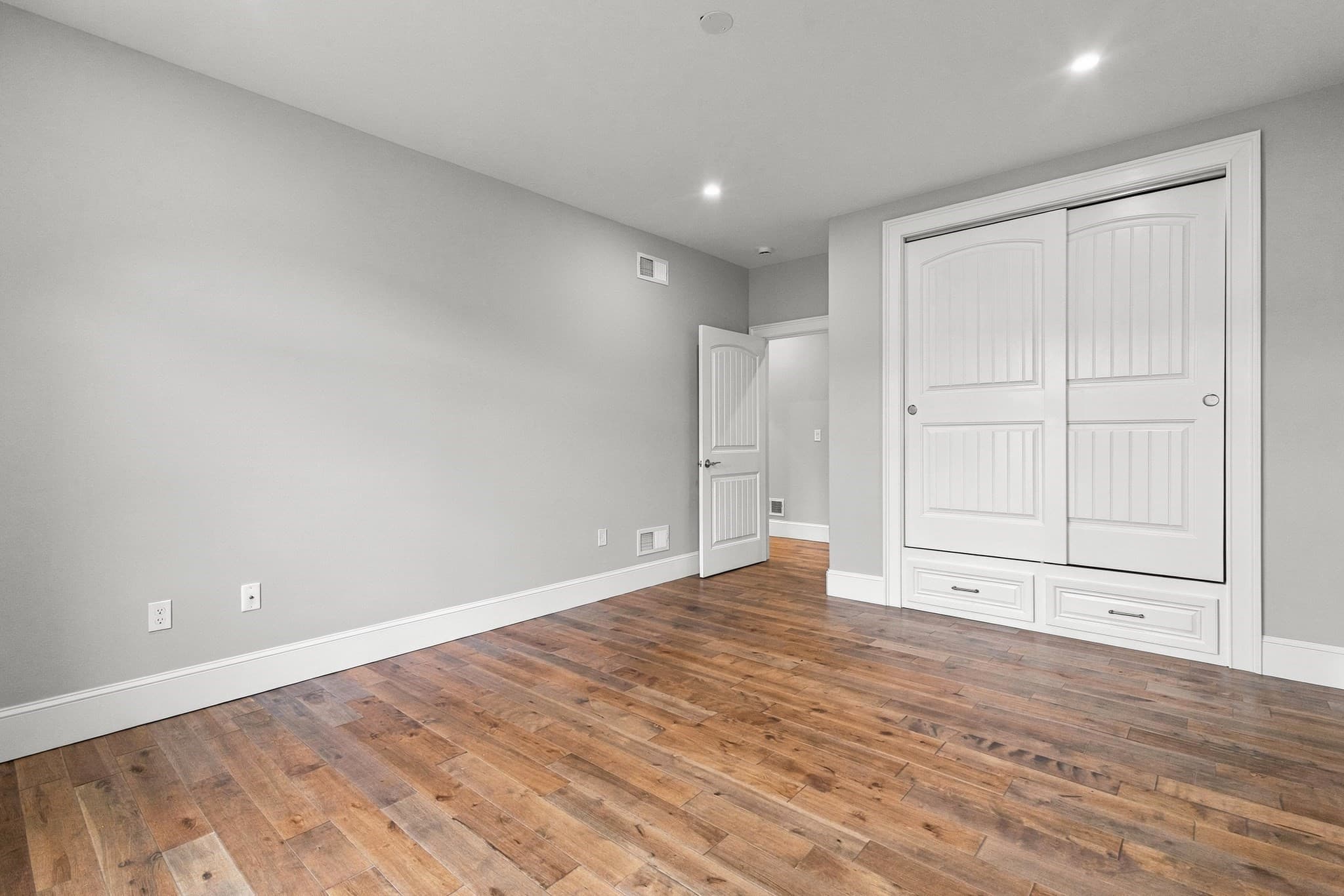 Single Family Residence at 111 Farland Cir, New Bedford MA 02745, New Bedford, photo 16 of 29