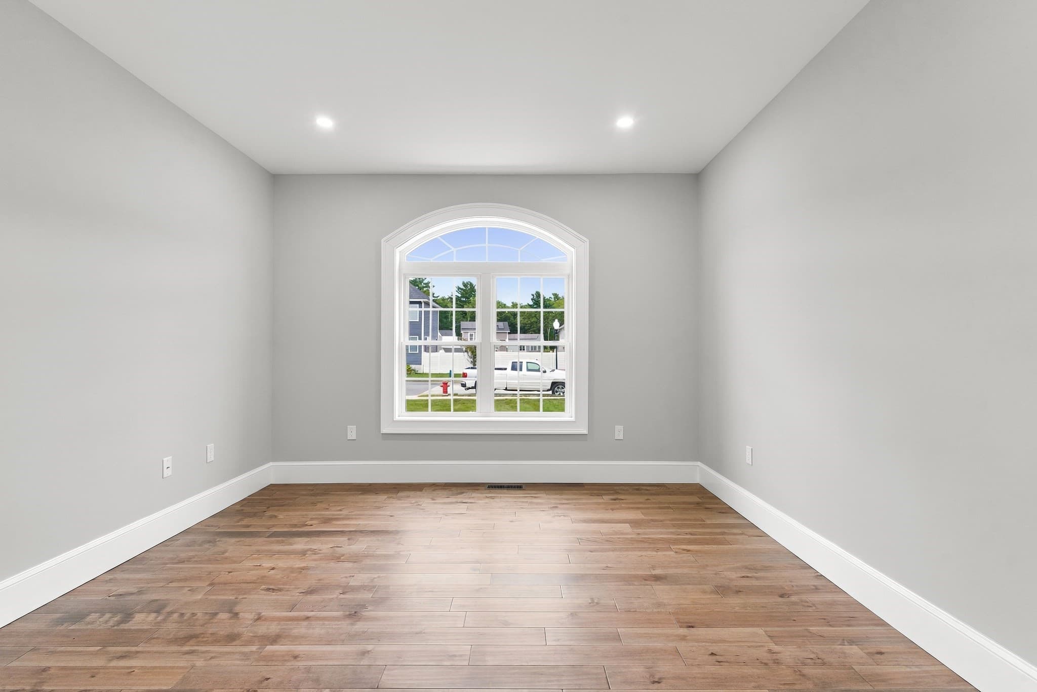 Single Family Residence at 111 Farland Cir, New Bedford MA 02745, New Bedford, photo 7 of 29