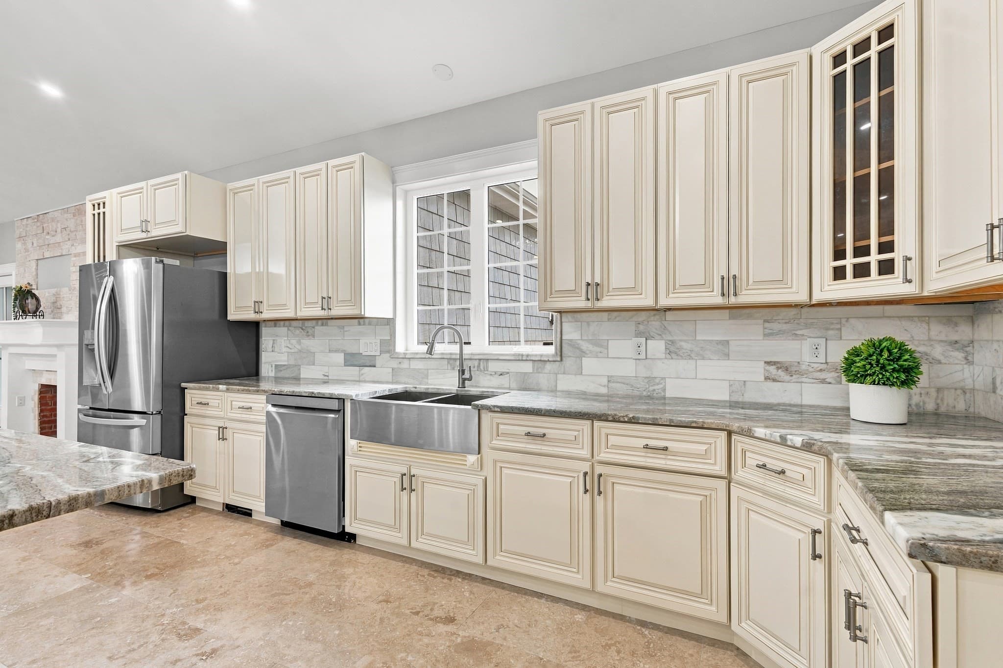 Single Family Residence at 111 Farland Cir, New Bedford MA 02745, New Bedford, photo 9 of 29