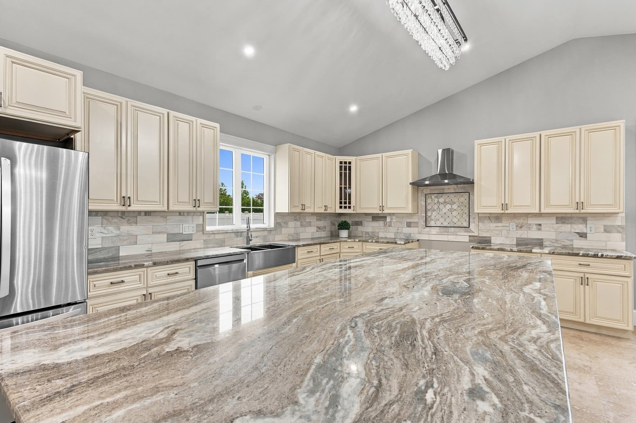 Single Family Residence at 111 Farland Cir, New Bedford MA 02745, New Bedford, photo 8 of 29