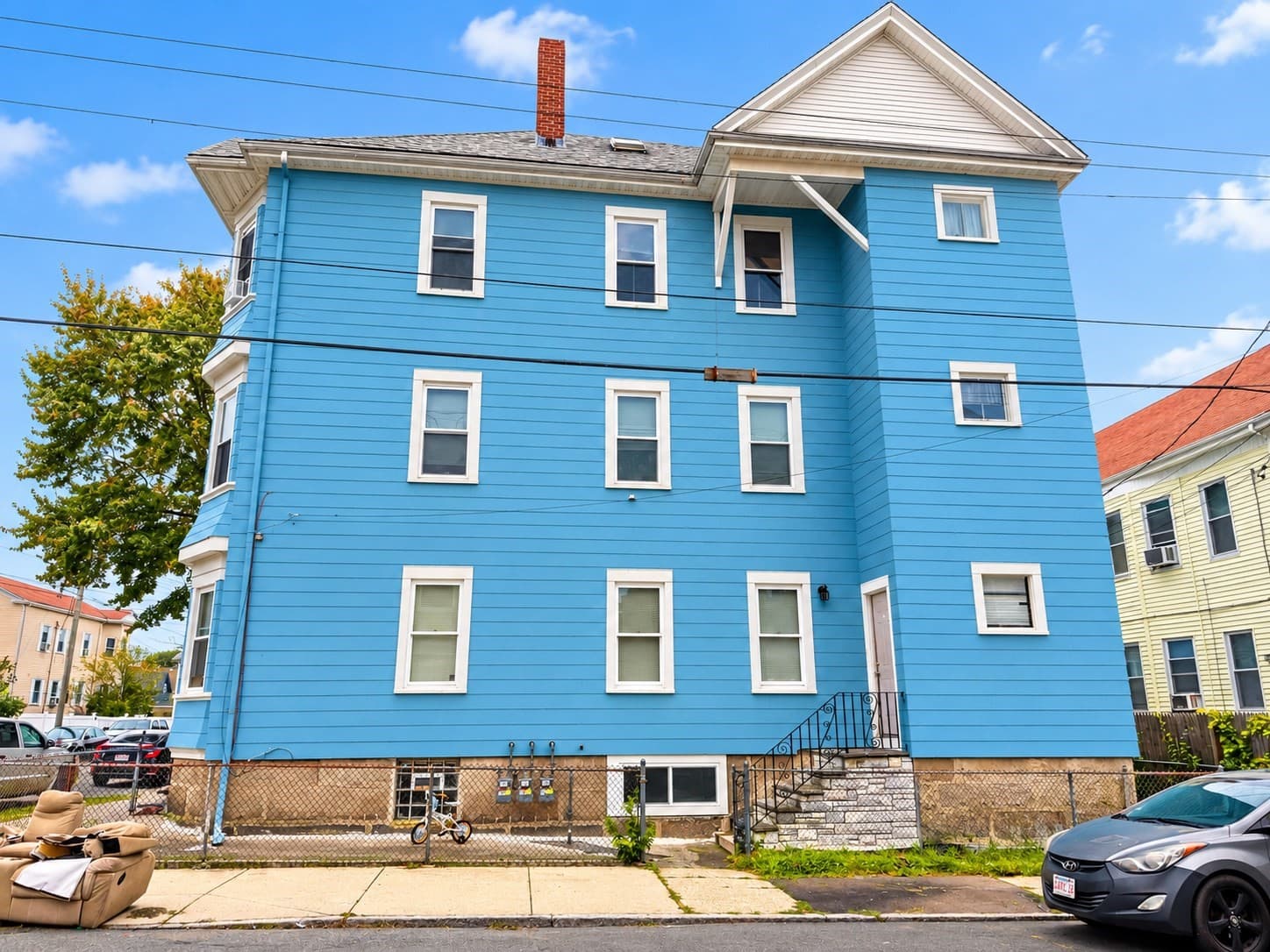 3 Family - 3 Units Up/Down at 106 Richmond St, New Bedford MA 02740, New Bedford, photo 3 of 34
