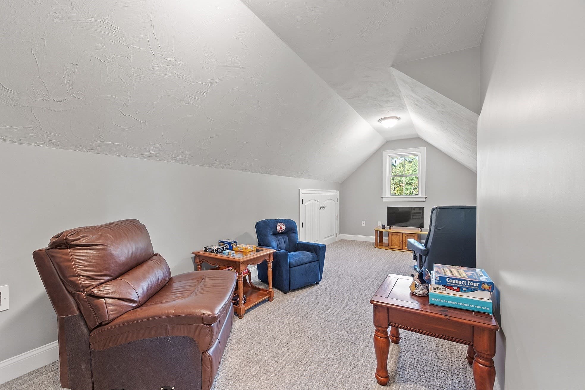 Single Family Residence at 637 Mason Rd, Ashby MA 01431, Ashby, photo 24 of 37