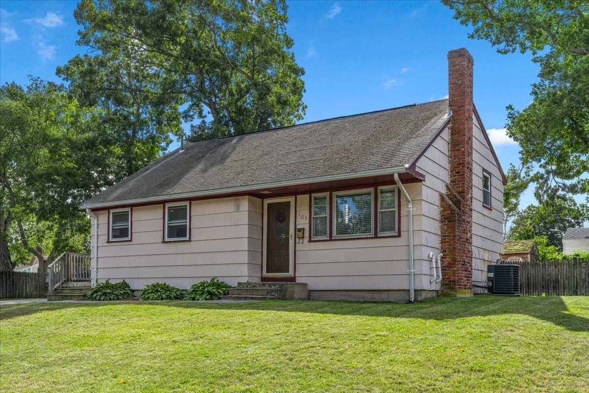 105 Crestfield Dr, Brockton MA 02302
