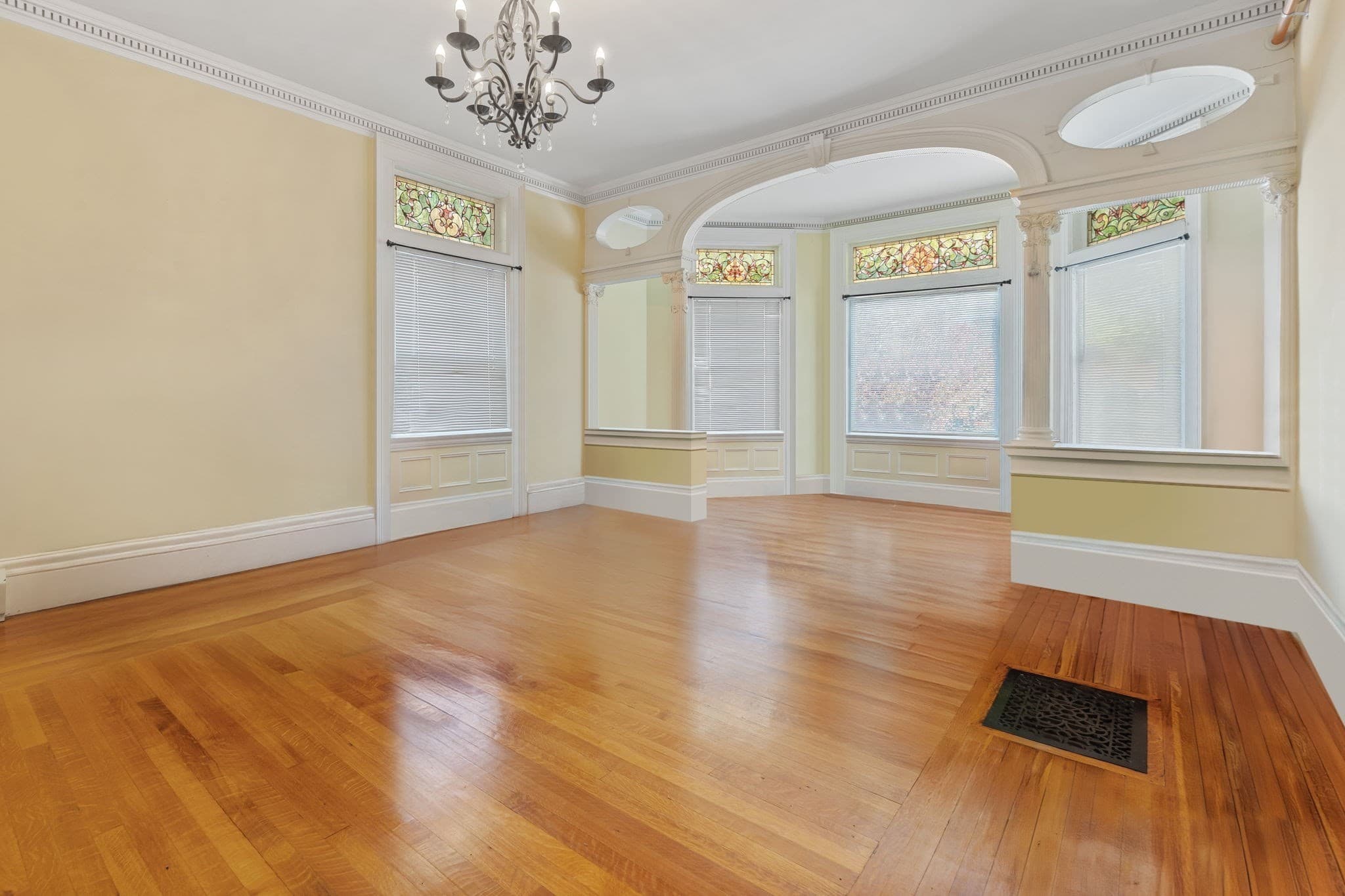 5+ Family - Rooming House at 5 Claremont St, Worcester MA 01610, Worcester, photo 6 of 38