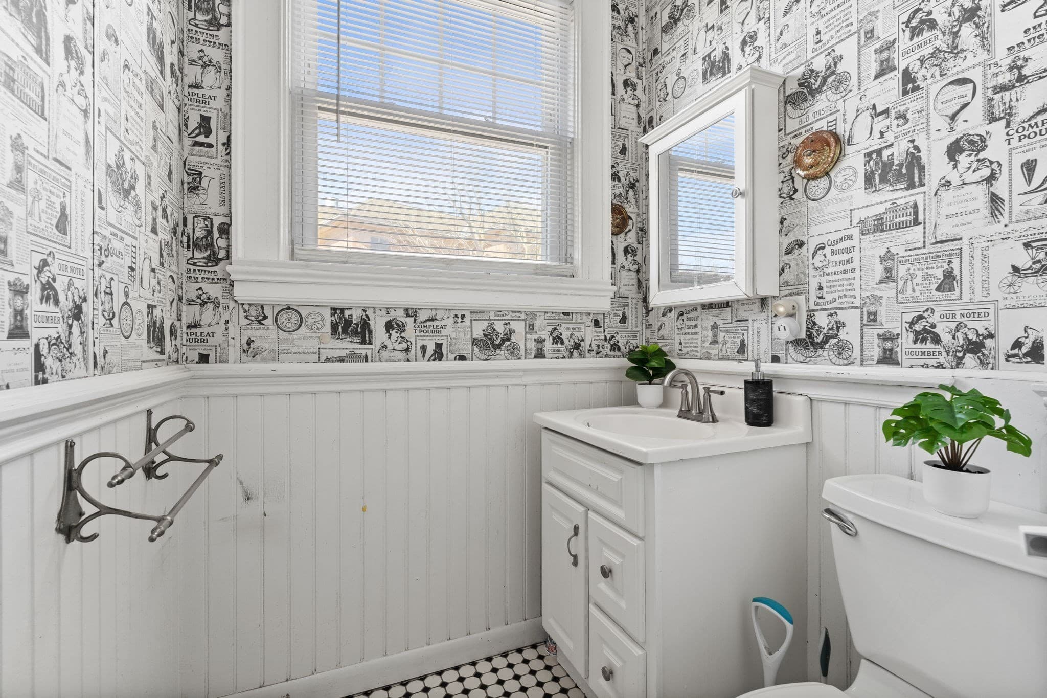 Single Family Residence at 5 Claremont St, Worcester MA 01610, Worcester, photo 30 of 38