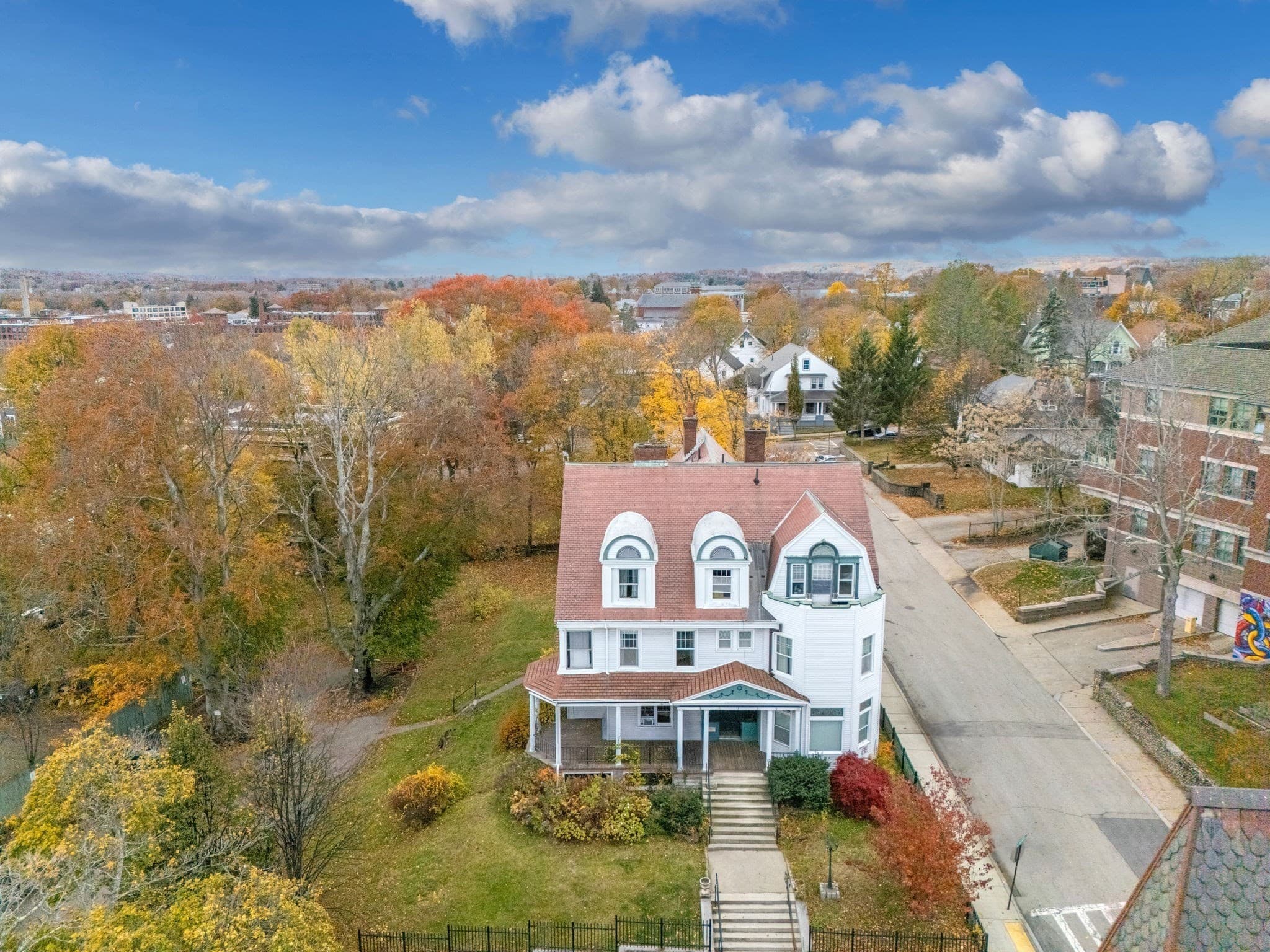 Single Family Residence at 5 Claremont St, Worcester MA 01610, Worcester, photo 4 of 38