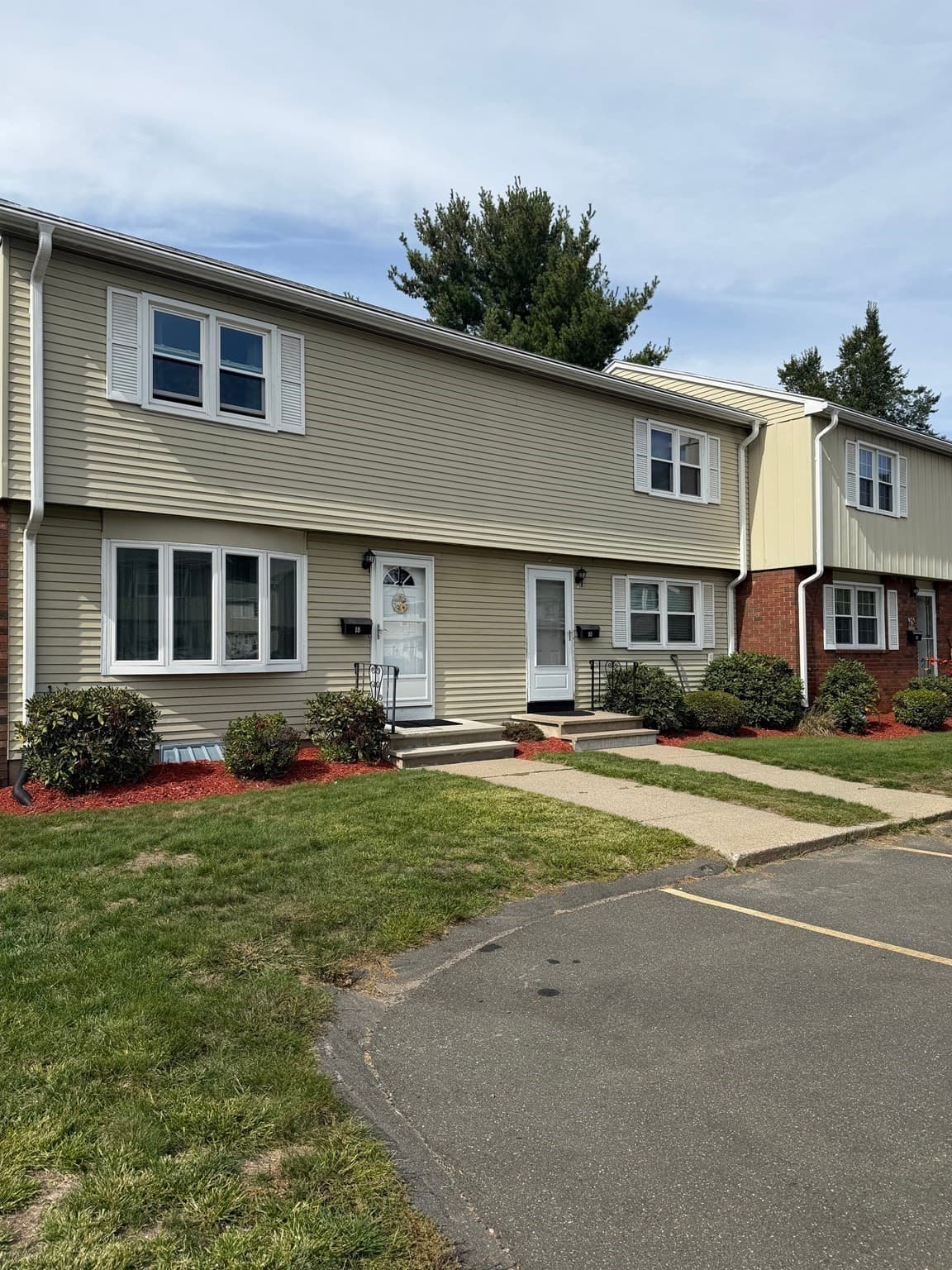 20 Yorktown Ct # 20, Chicopee MA 01020