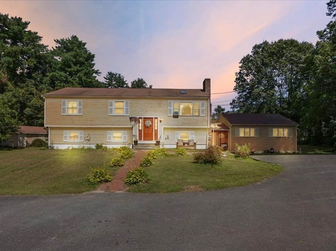 Single Family Residence at 95 Crooked Ln, Lakeville MA 02347, Lakeville, photo 5 of 34