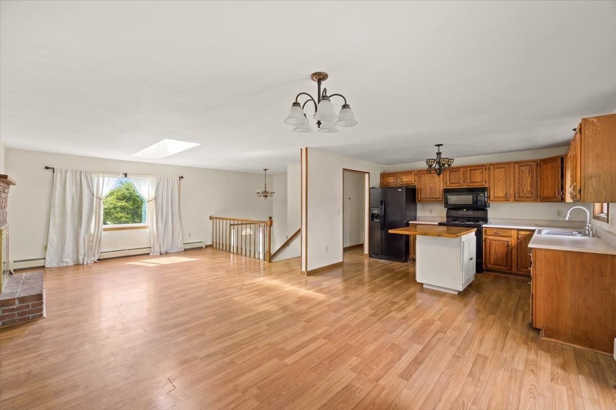 Single Family Residence at 95 Crooked Ln, Lakeville MA 02347, Lakeville, photo 10 of 34
