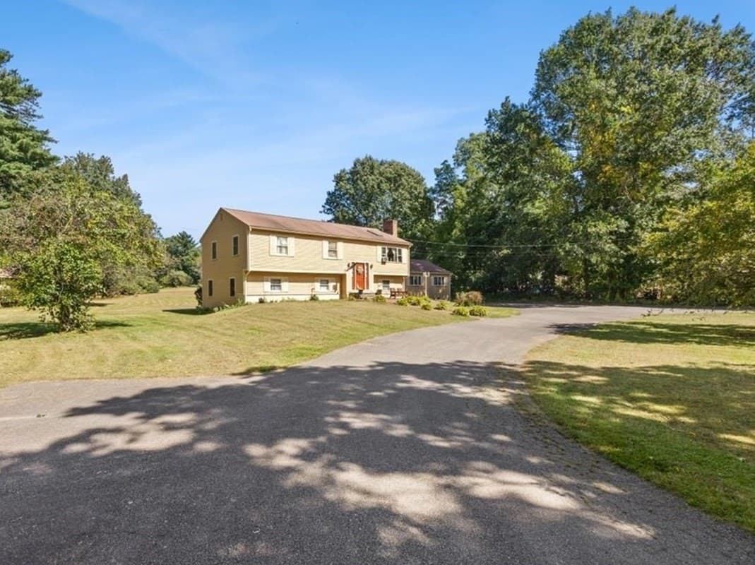 Single Family Residence at 95 Crooked Ln, Lakeville MA 02347, Lakeville, photo 4 of 34