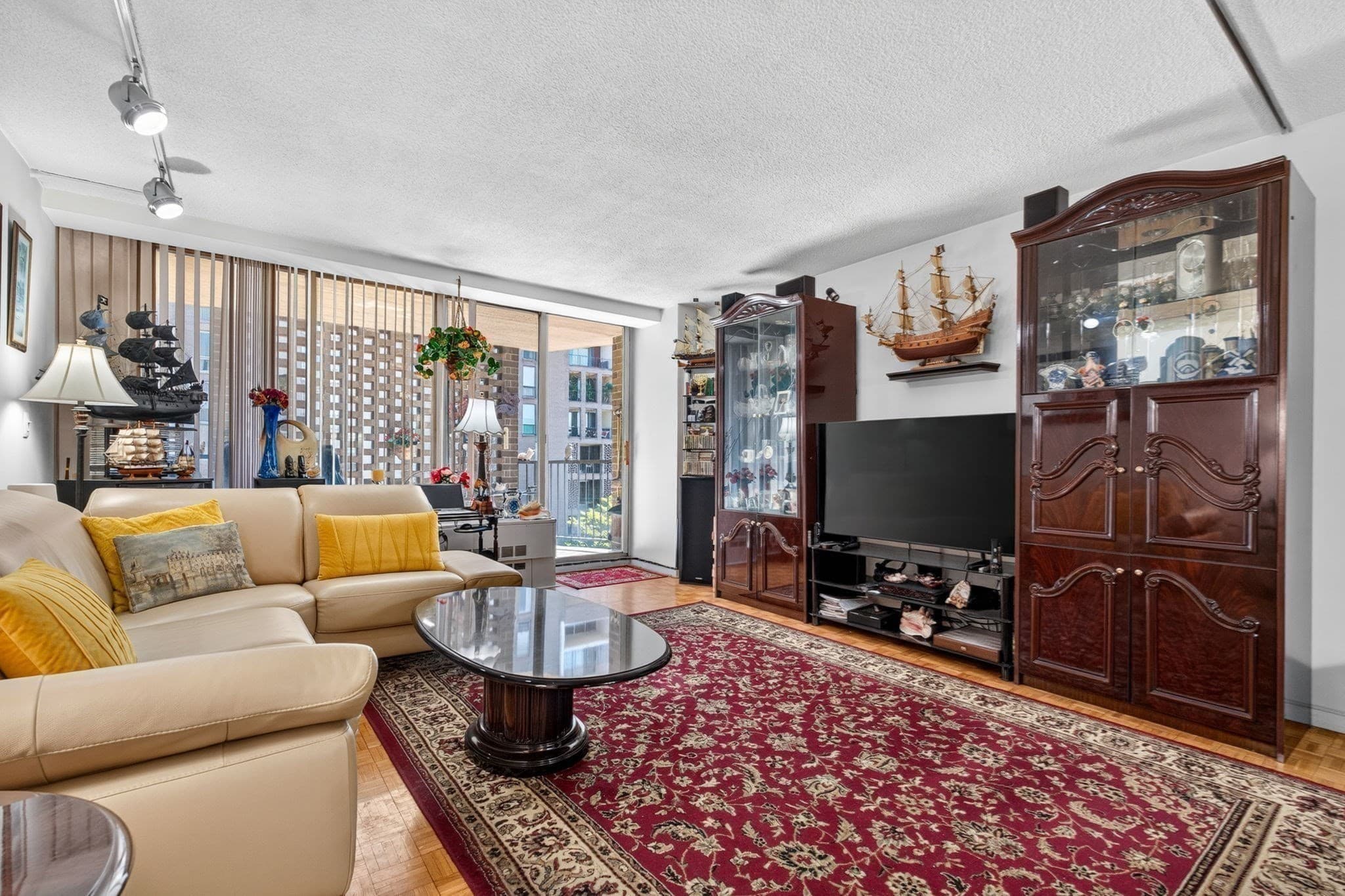 Condominium at 44 Washington # 502, Brookline MA 02445, Brookline, photo 3 of 40