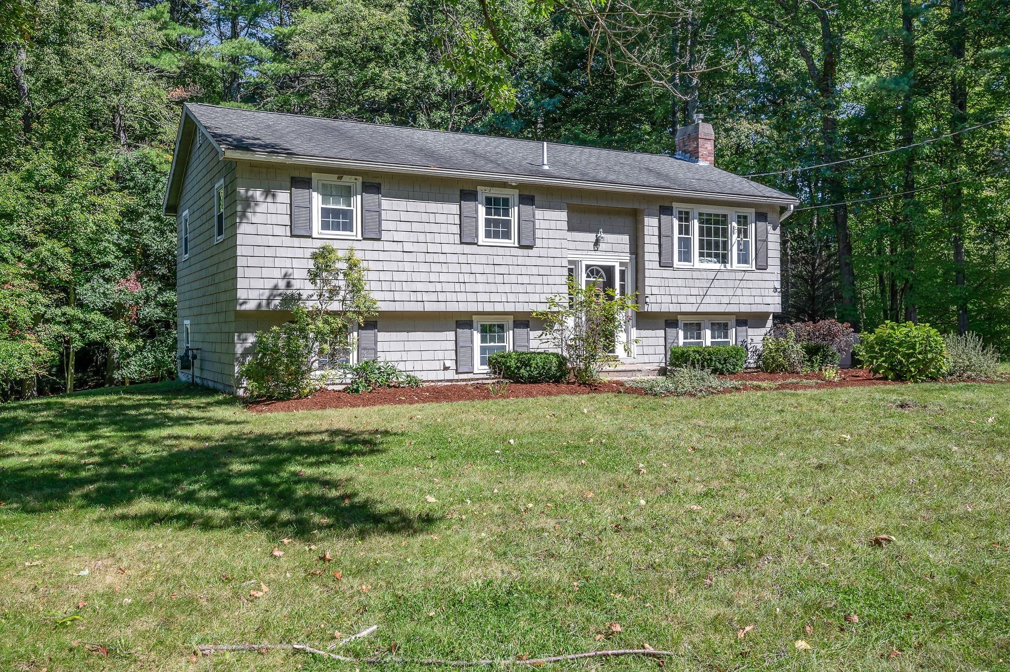 Single Family Residence at 7 Hickory Dr, Townsend MA 01469, Townsend, photo 2 of 35