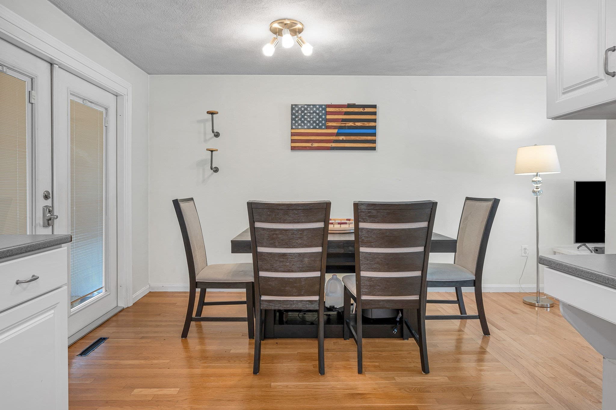 Single Family Residence at 7 Hickory Dr, Townsend MA 01469, Townsend, photo 6 of 35