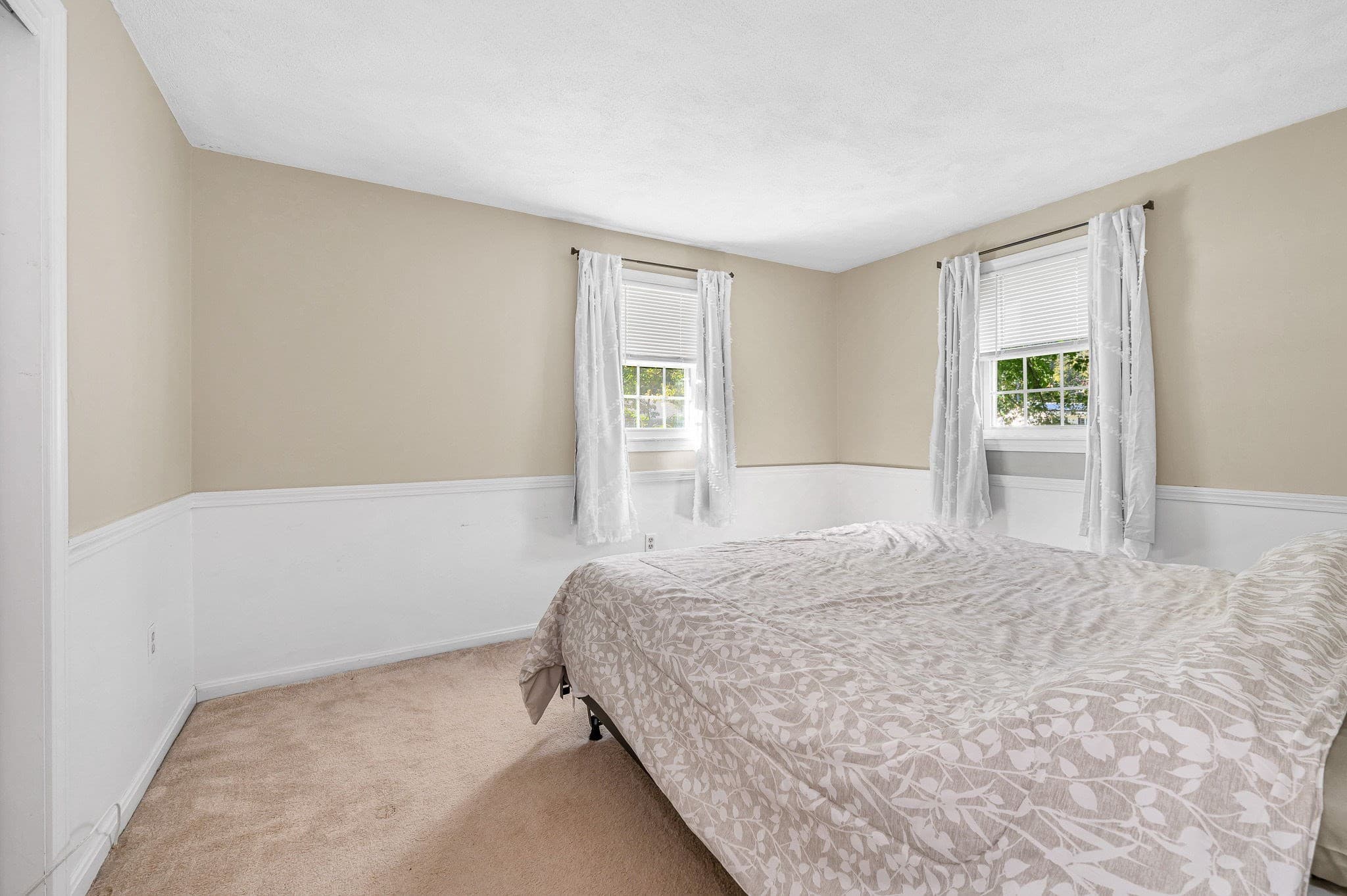 Single Family Residence at 7 Hickory Dr, Townsend MA 01469, Townsend, photo 17 of 35
