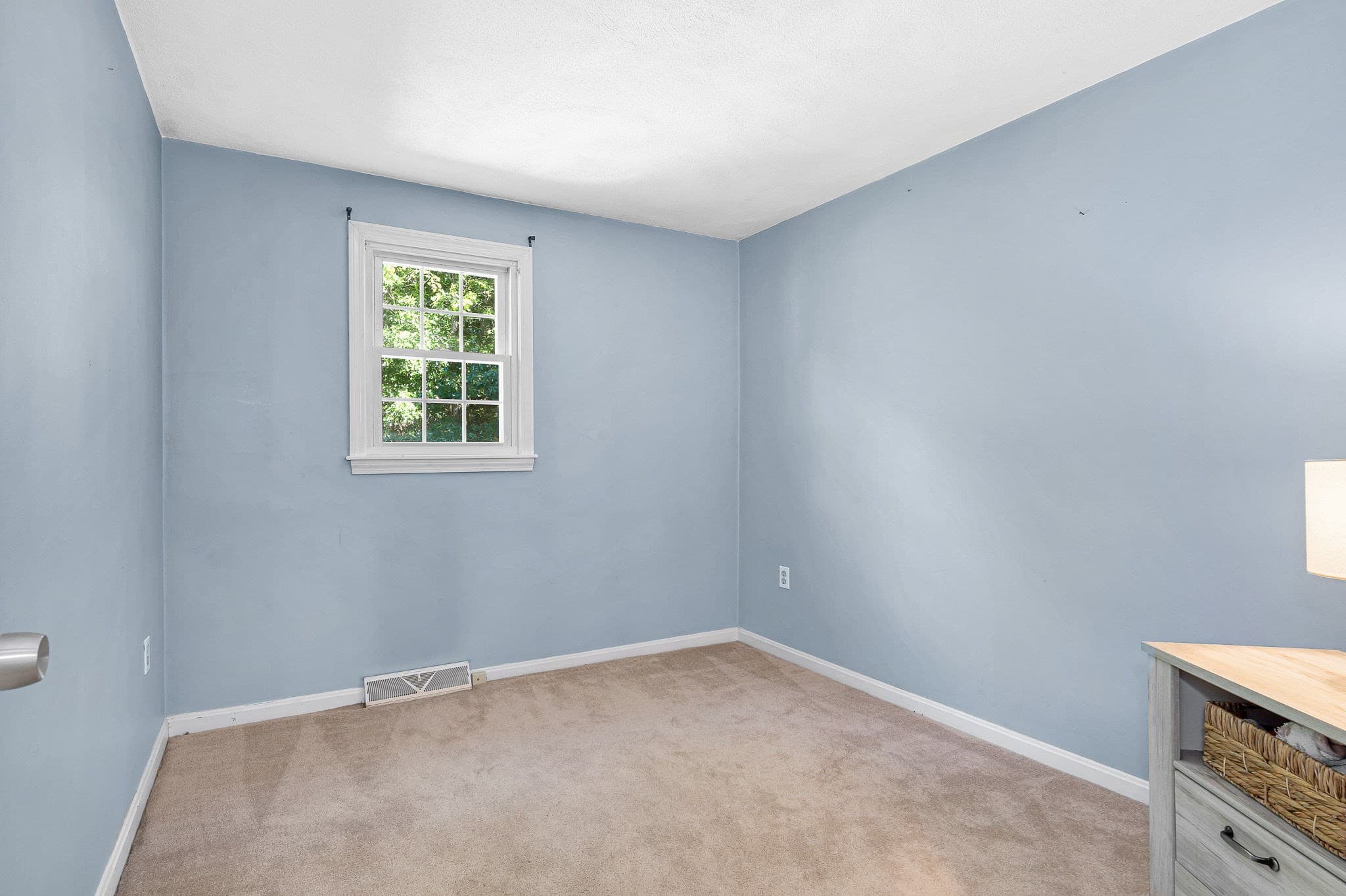 Single Family Residence at 7 Hickory Dr, Townsend MA 01469, Townsend, photo 10 of 35