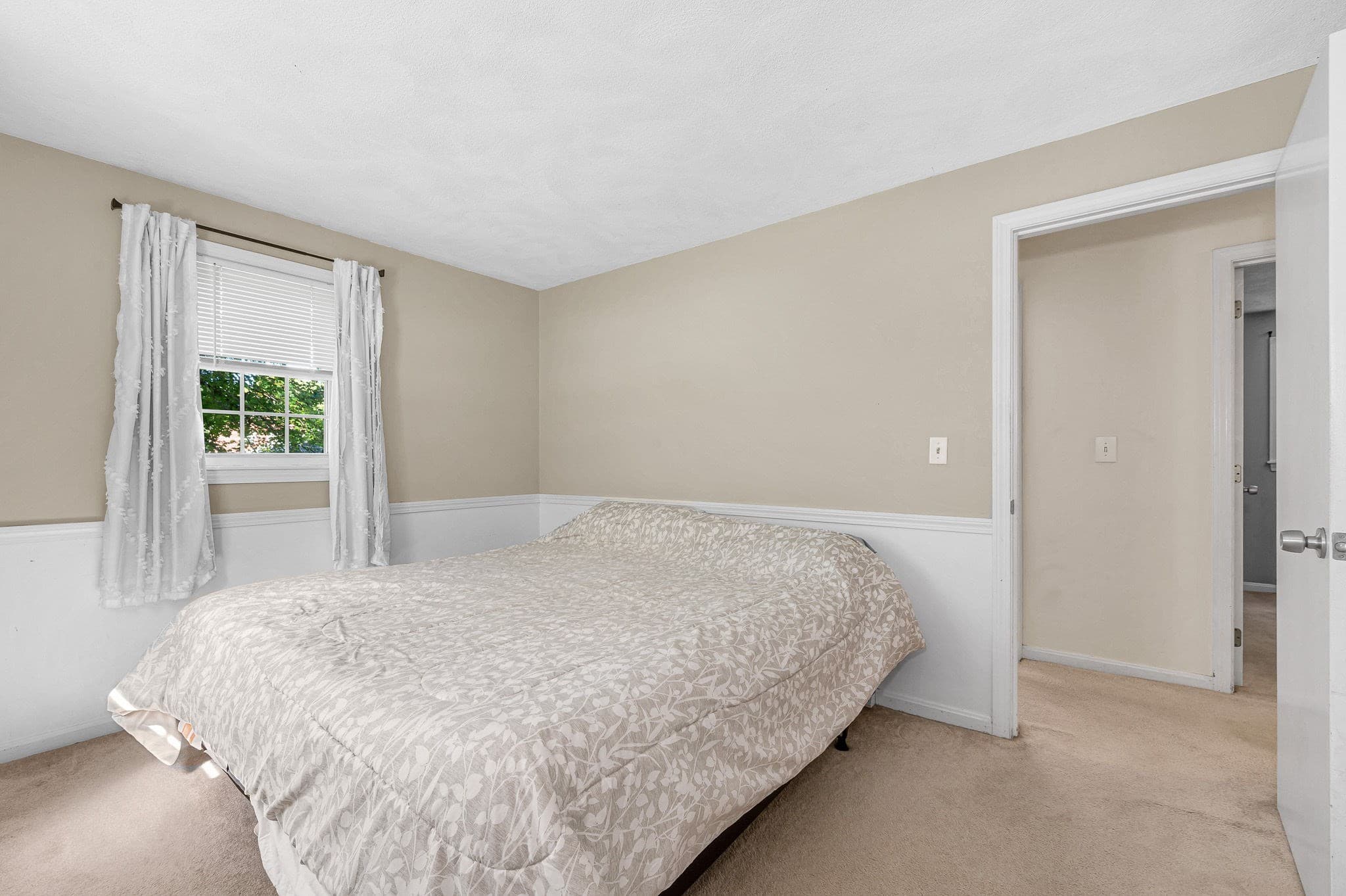 Single Family Residence at 7 Hickory Dr, Townsend MA 01469, Townsend, photo 15 of 35