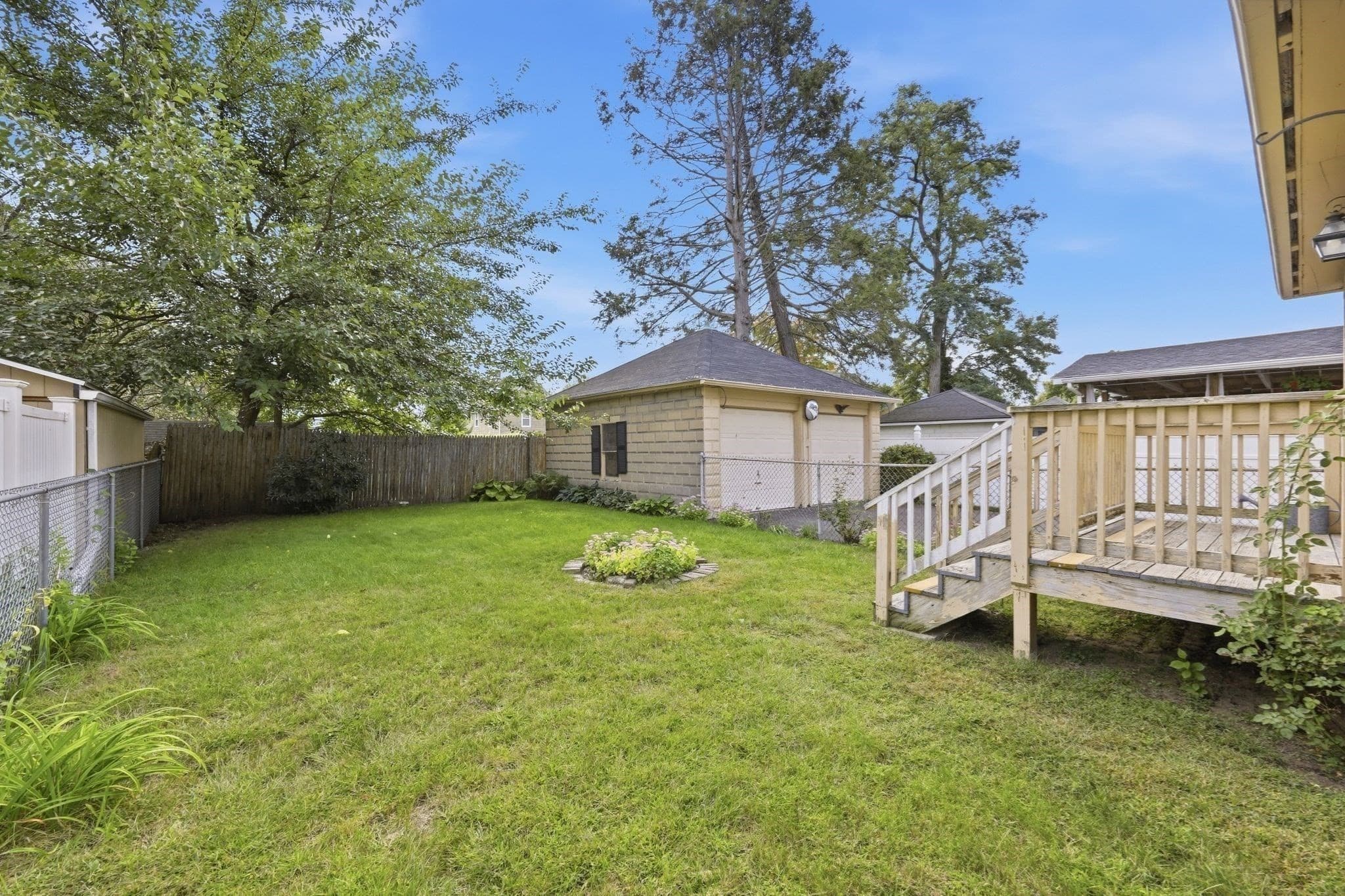 Single Family Residence at 35 Rimmon Ave, Springfield MA 01107, Springfield, photo 36 of 41