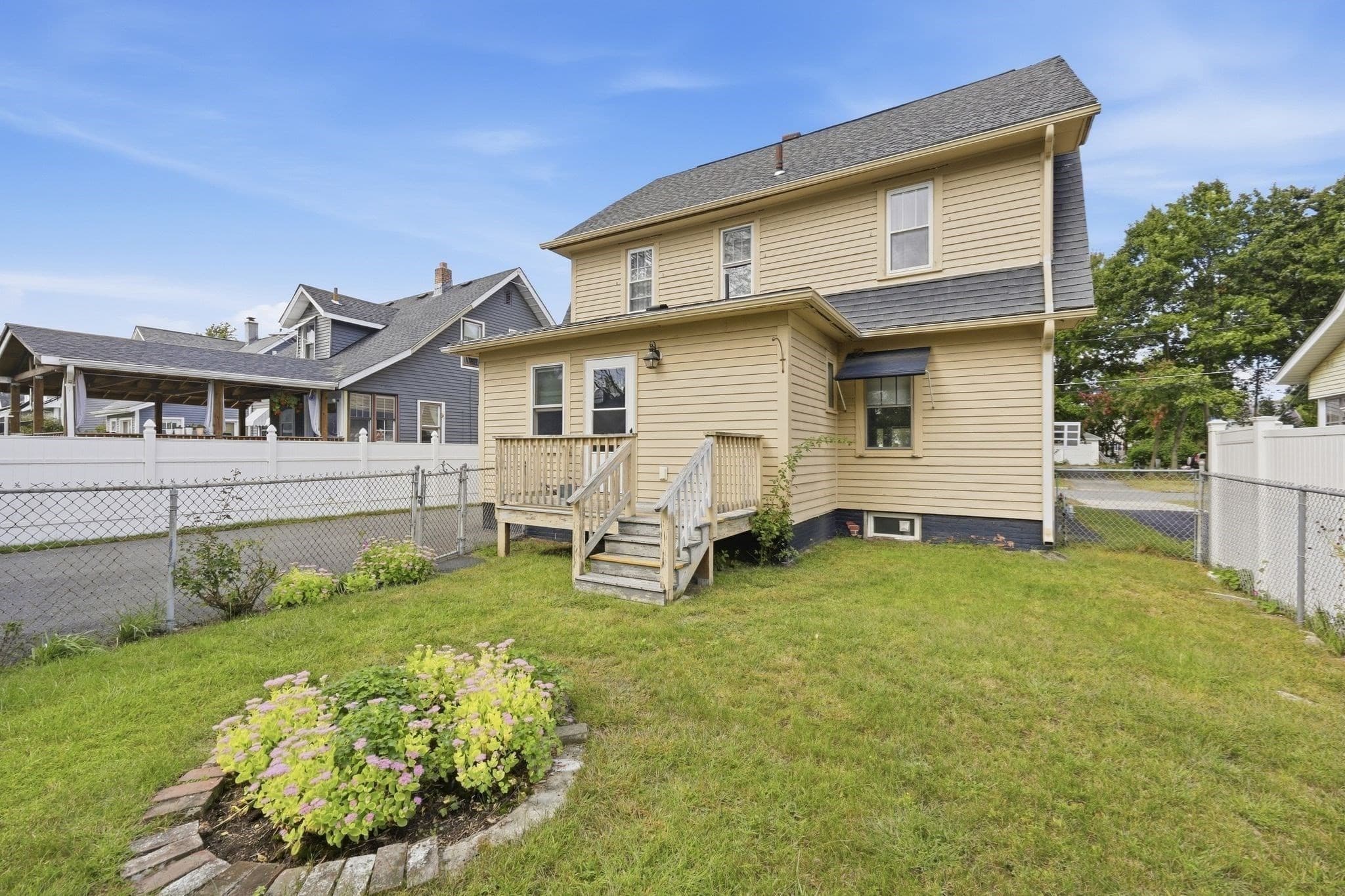 Single Family Residence at 35 Rimmon Ave, Springfield MA 01107, Springfield, photo 34 of 41