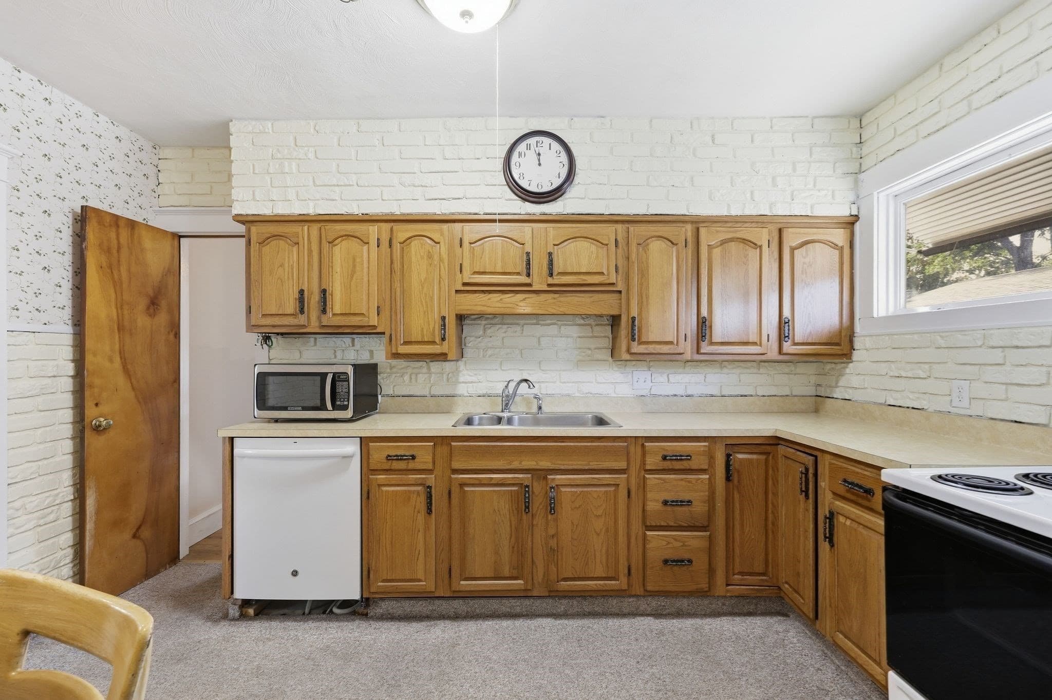 Single Family Residence at 35 Rimmon Ave, Springfield MA 01107, Springfield, photo 18 of 41