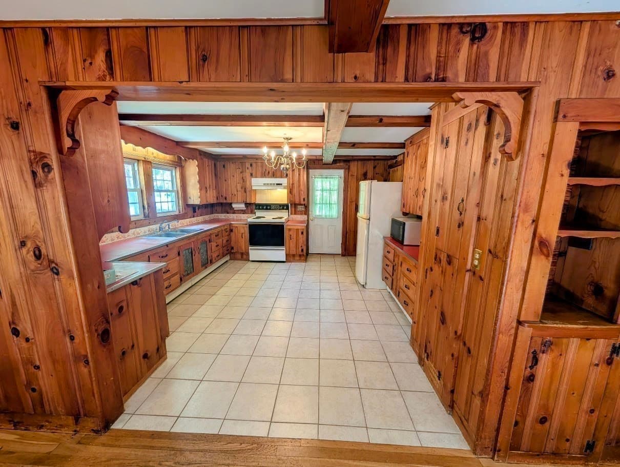 Single Family Residence at 93 Richardson Corner Rd, Charlton MA 01507, Charlton, photo 12 of 42