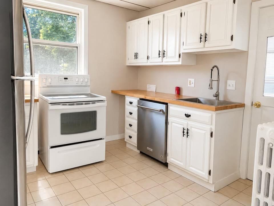 Apartment at 74 Madison Aven. # 2, Everett MA 02149, photo 2 of 10