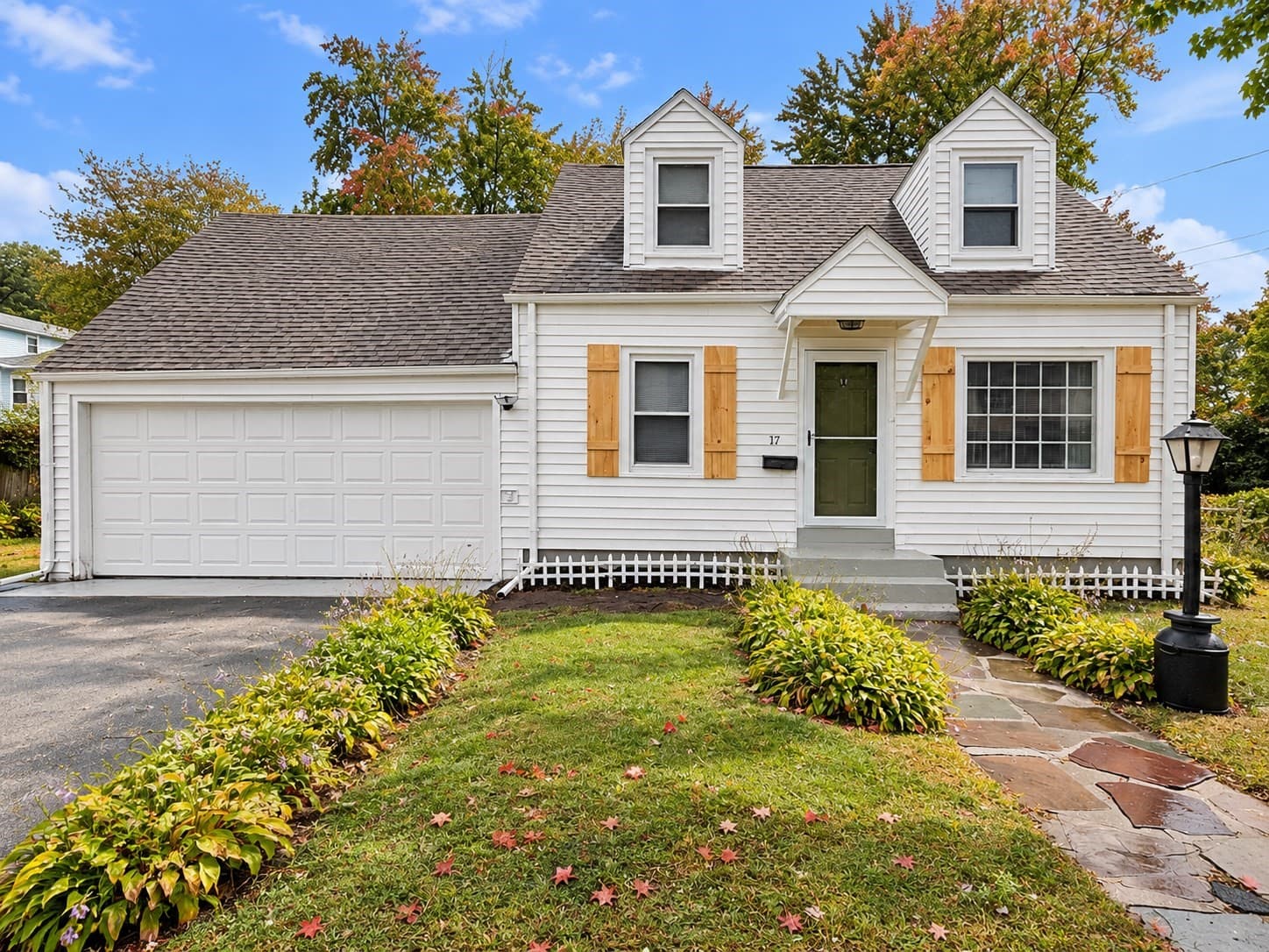17 Royal St, Agawam MA 01001