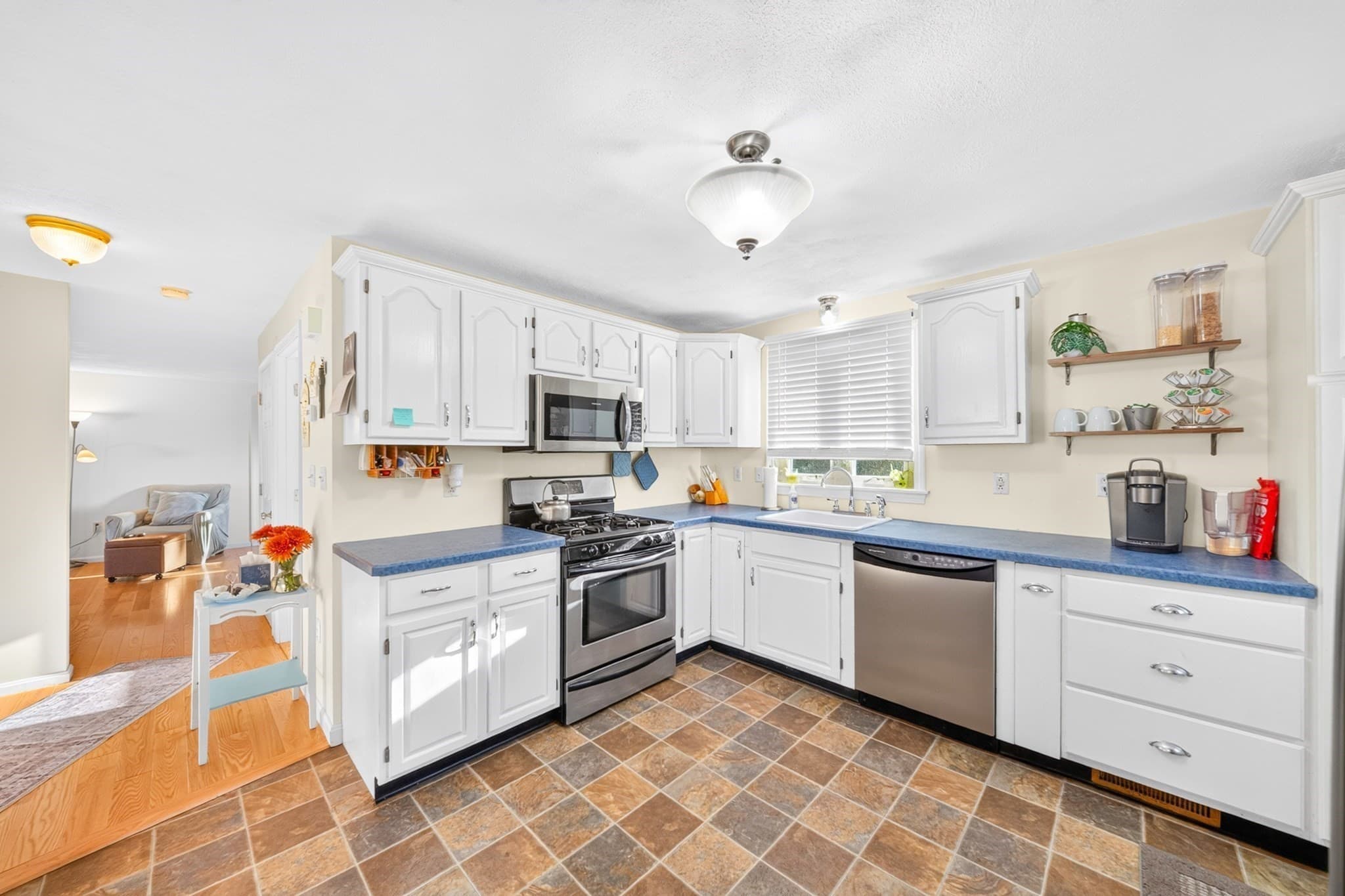 Single Family Residence at 53 Allendale Ave, Billerica MA 01821, Billerica, photo 9 of 36