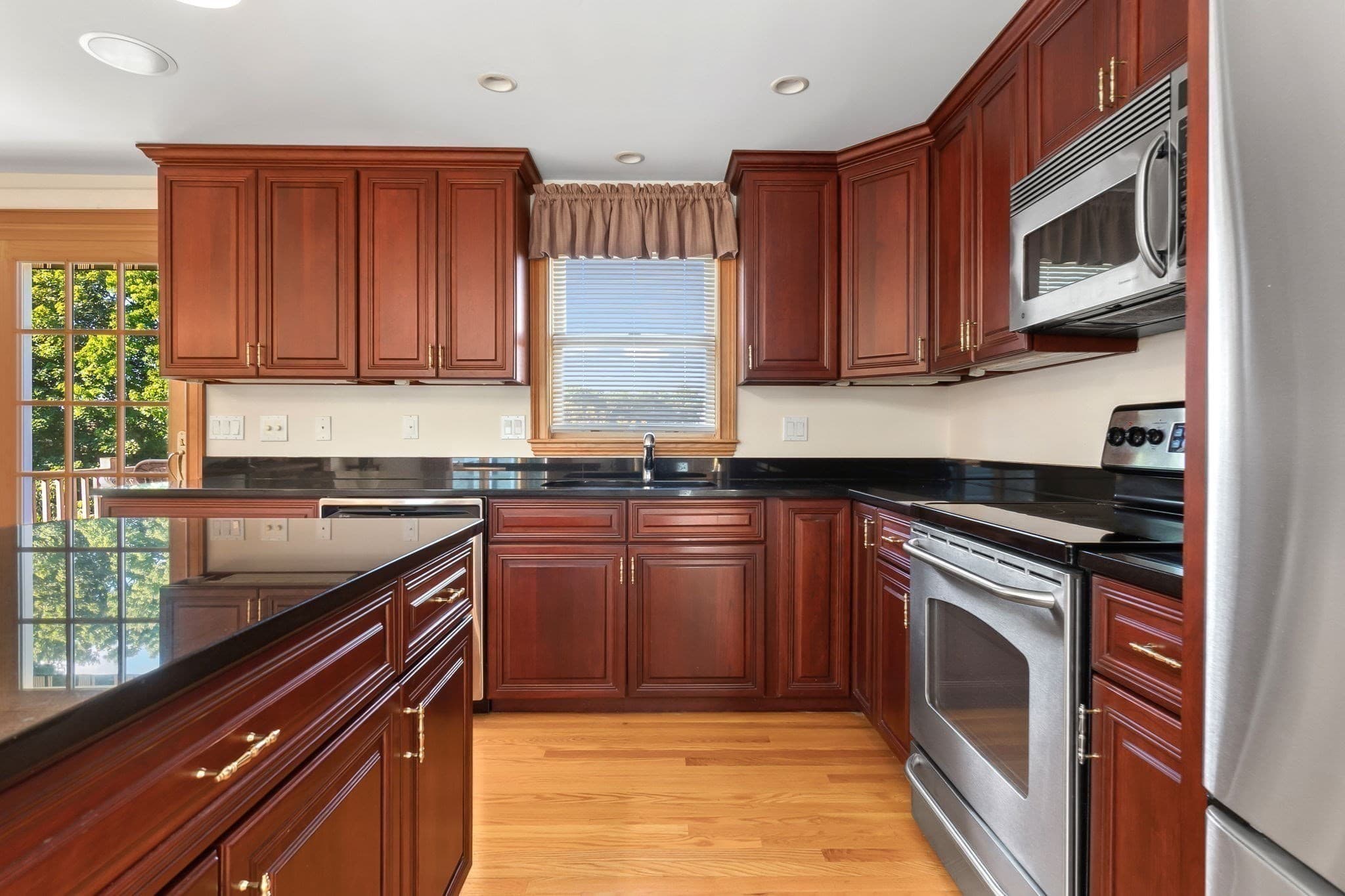 Single Family Residence at 8 College Lane, Beverly MA 01915, Beverly, photo 18 of 37