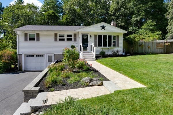 66 Old Bolton Rd, Hudson MA 01749