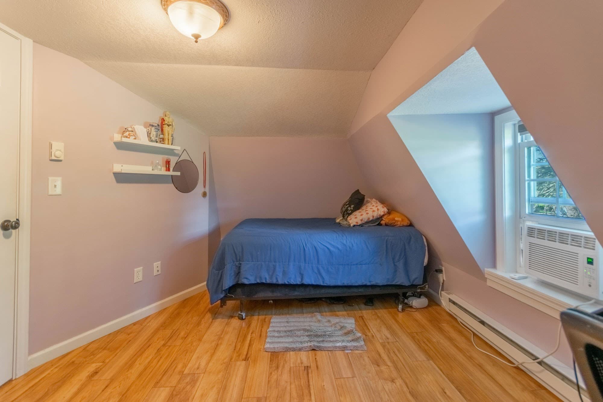 Single Family Residence at 196 Pendleton Ave, Chicopee MA 01020, Chicopee, photo 12 of 17