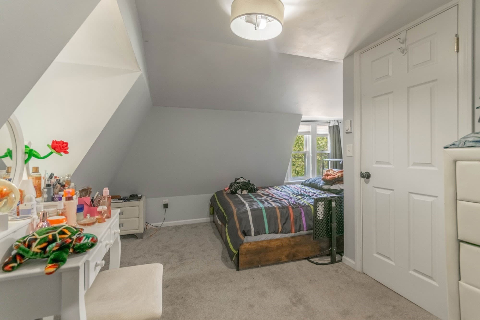 Single Family Residence at 196 Pendleton Ave, Chicopee MA 01020, Chicopee, photo 11 of 17