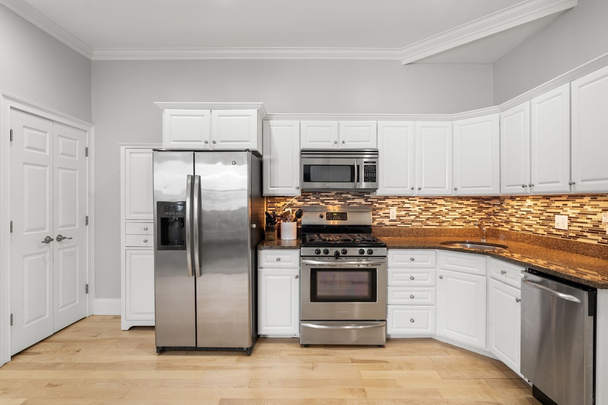 Condominium at 534 E 5th St # 1, Boston MA 02127, Boston, photo 5 of 27