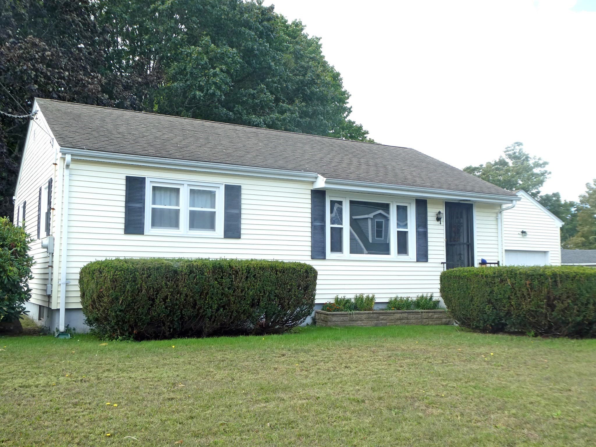 Single Family Residence at 113 Old Colony Avenue, Somerset MA 02726, Somerset, photo 5 of 29