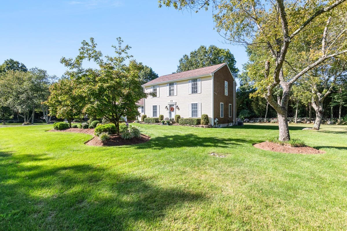 Single Family Residence at 15 Andrew Ct, Swansea MA 02777, Swansea, photo 3 of 42