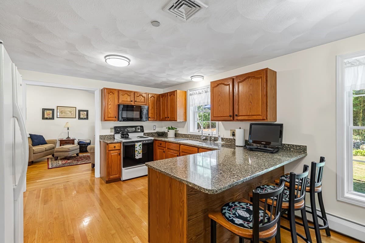 Single Family Residence at 15 Andrew Ct, Swansea MA 02777, Swansea, photo 10 of 42