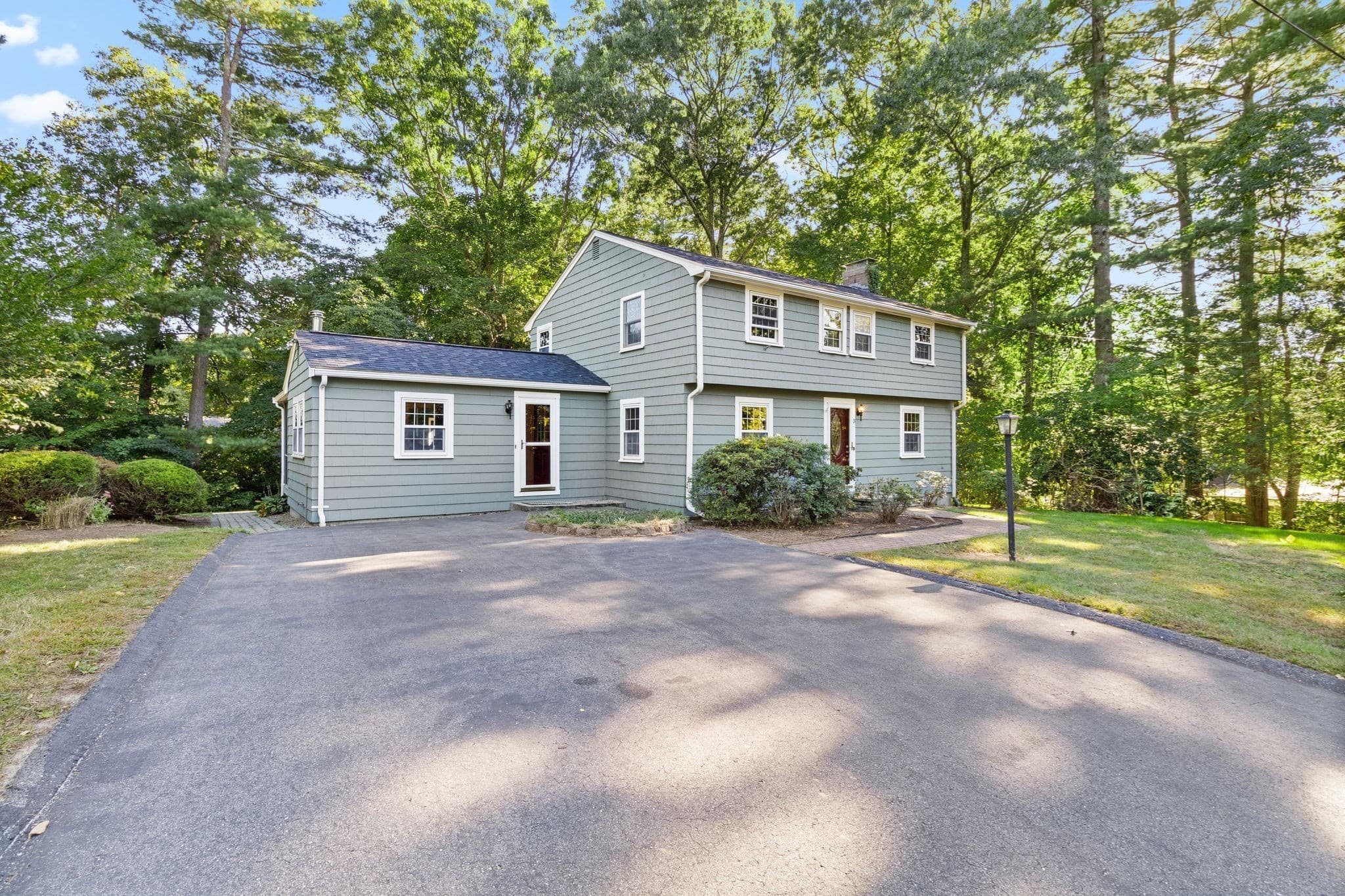 Single Family Residence at 3 Black Pine Rd, Medfield MA 02052, Medfield, photo 2 of 37