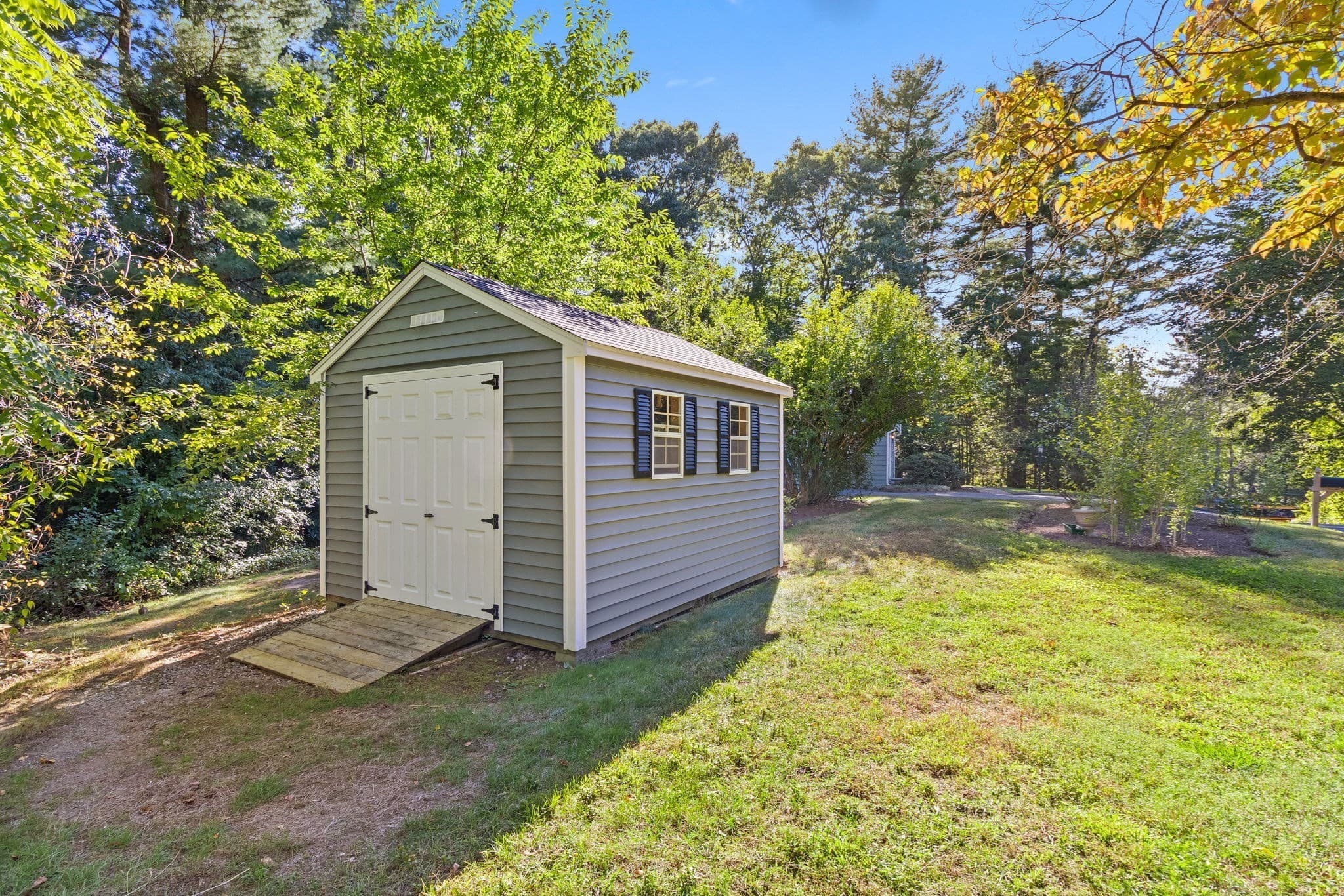 Single Family Residence at 3 Black Pine Rd, Medfield MA 02052, Medfield, photo 10 of 37